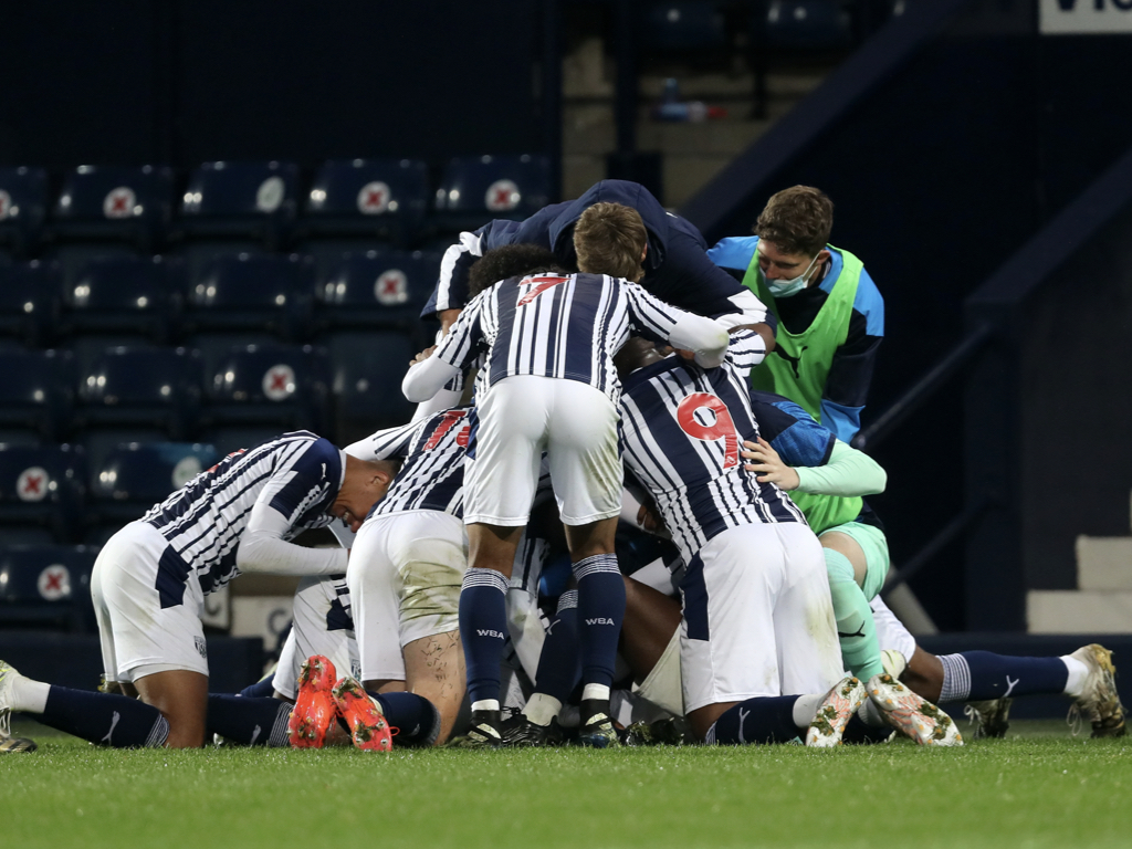 Albion's Under-18s came from behind to beat Everton 2-1 in the FA Youth Cup on Tuesday evening