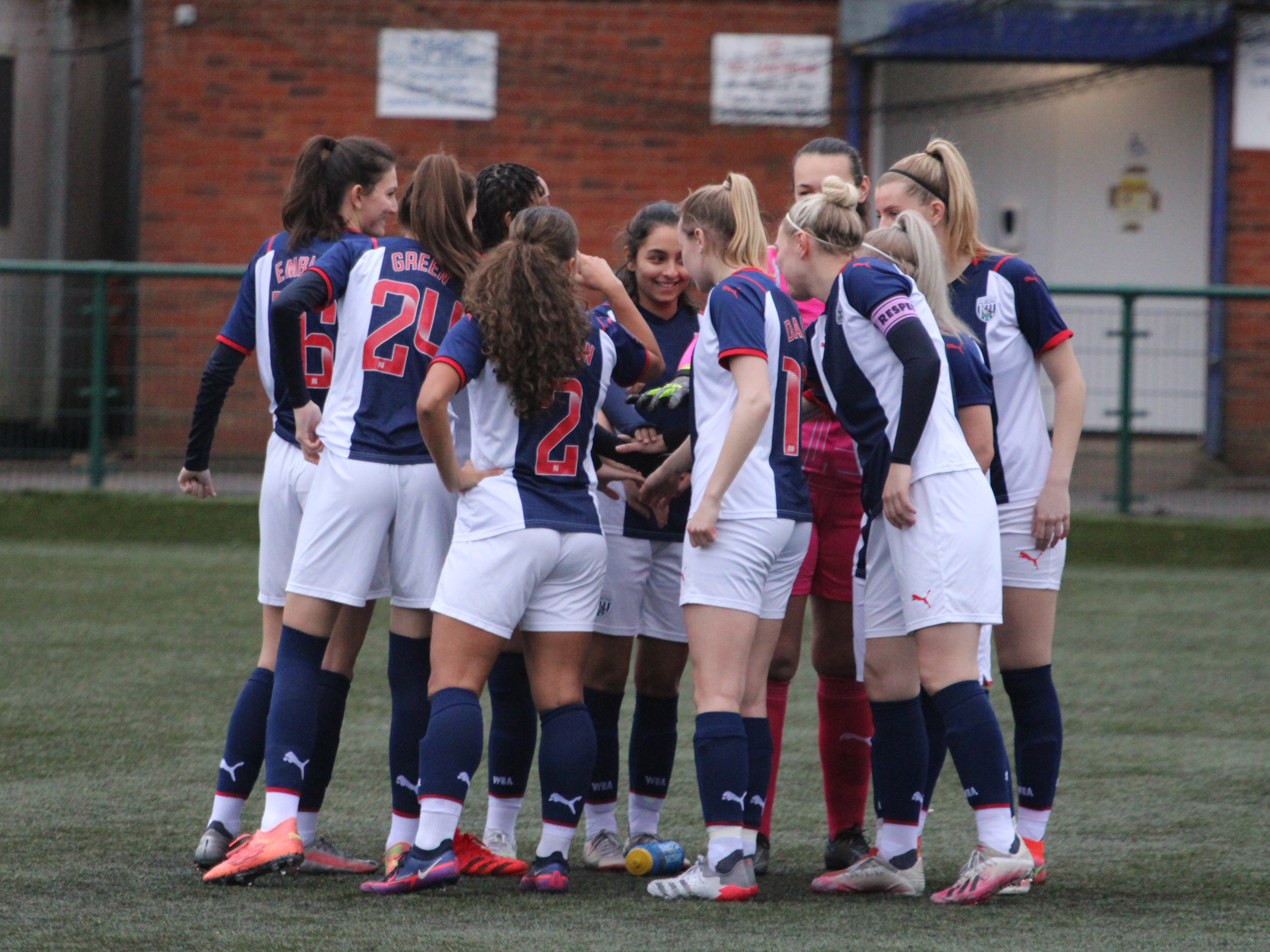 Albion earned their place in the last-four of the Birmingham FA County Cup with a 5-1 win against Leafield Athletic on Sunday