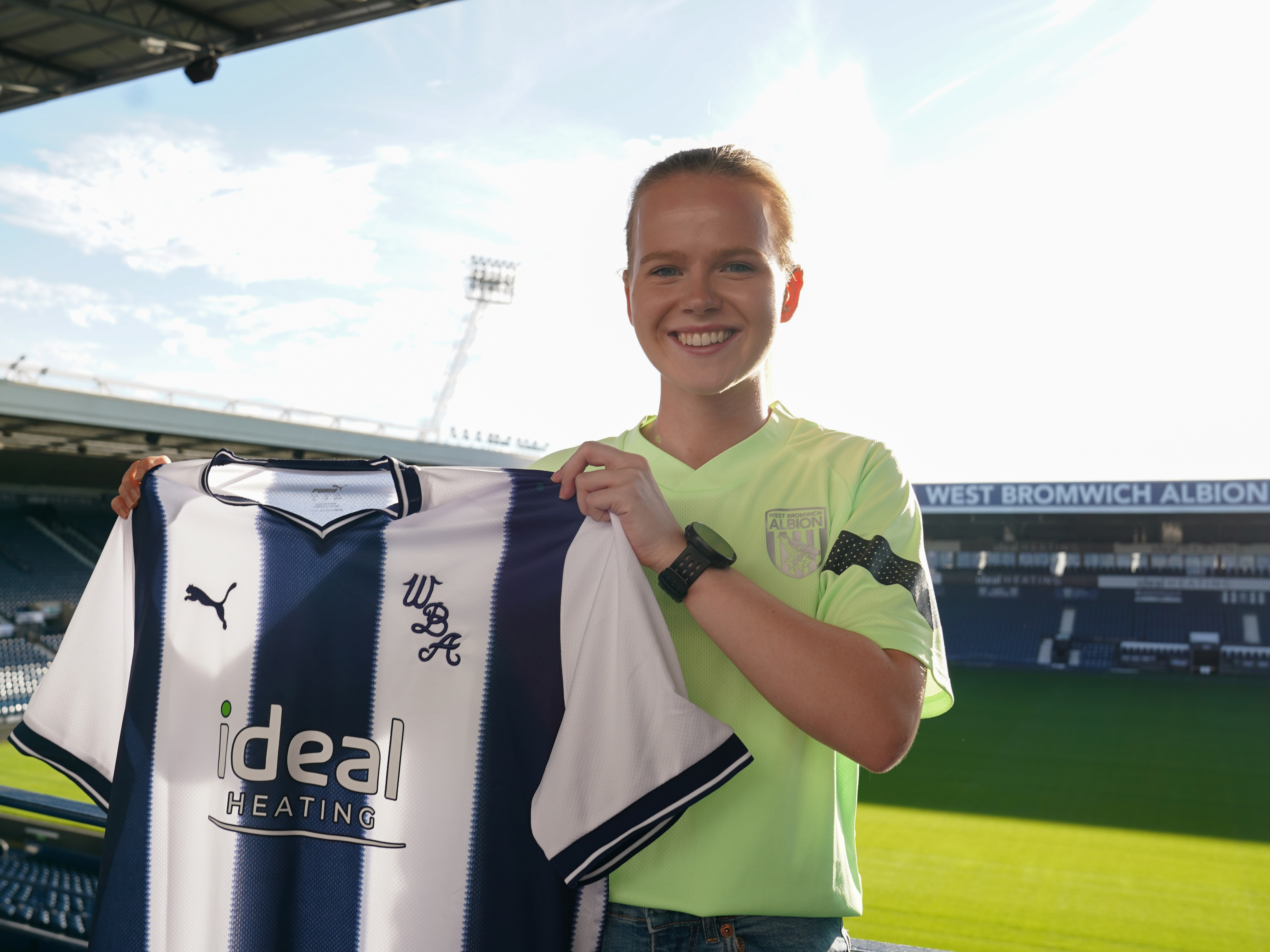 Phoebe Warner has become Albion Women's first addition of the summer
