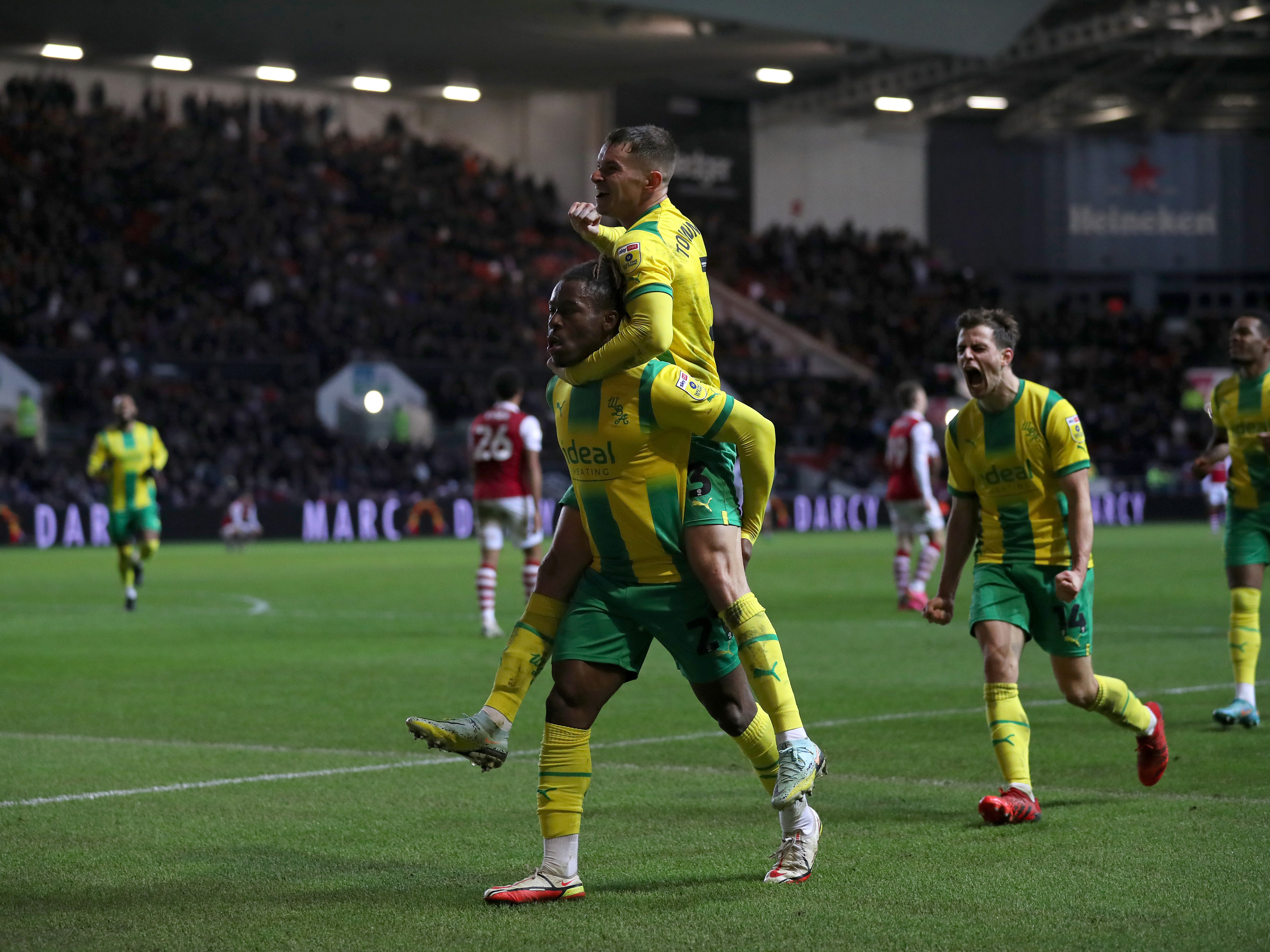 An image of Brandon Thomas-Asante celebrating his goal at Bristol City