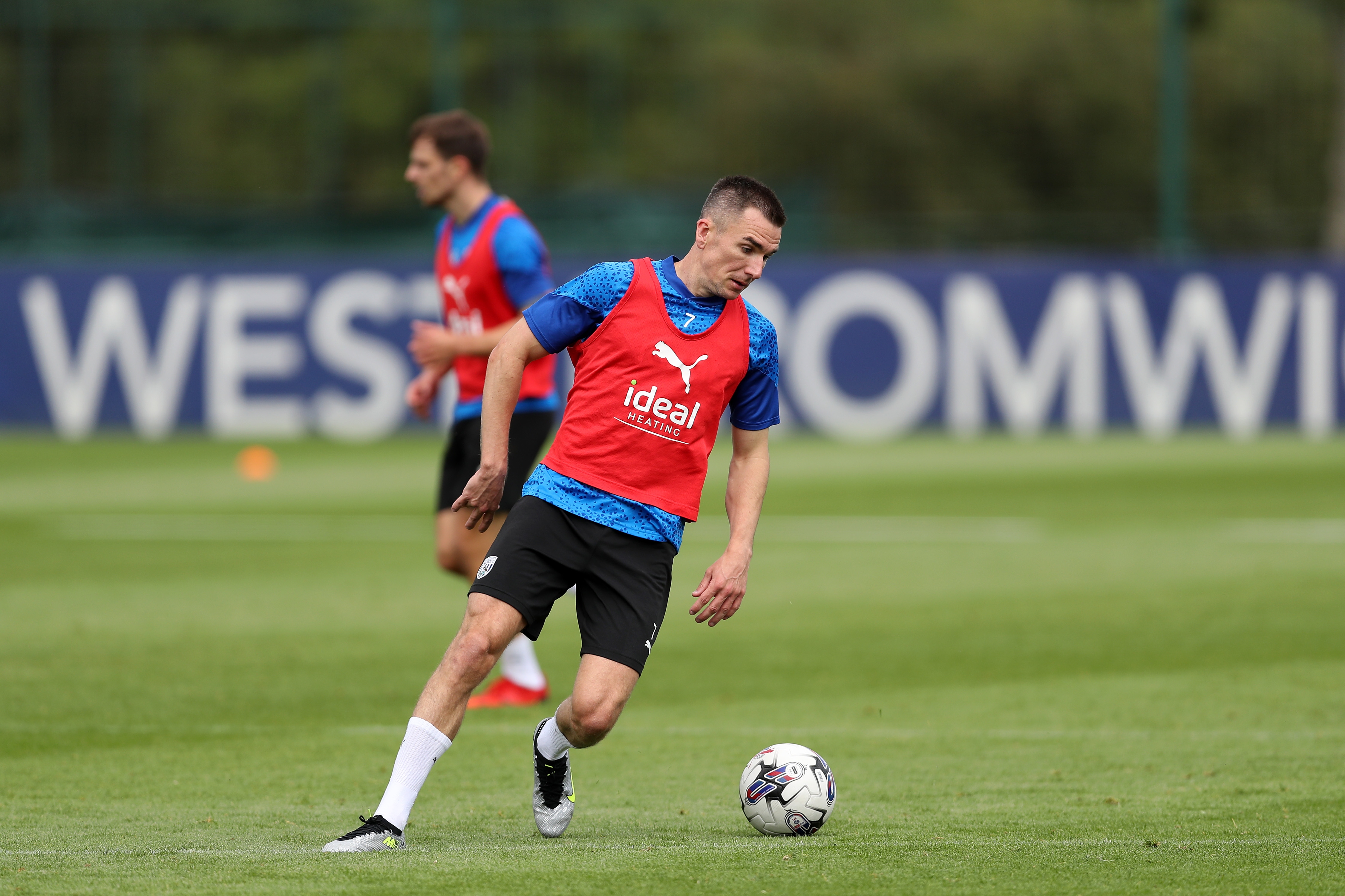Jed Wallace on the ball in training 