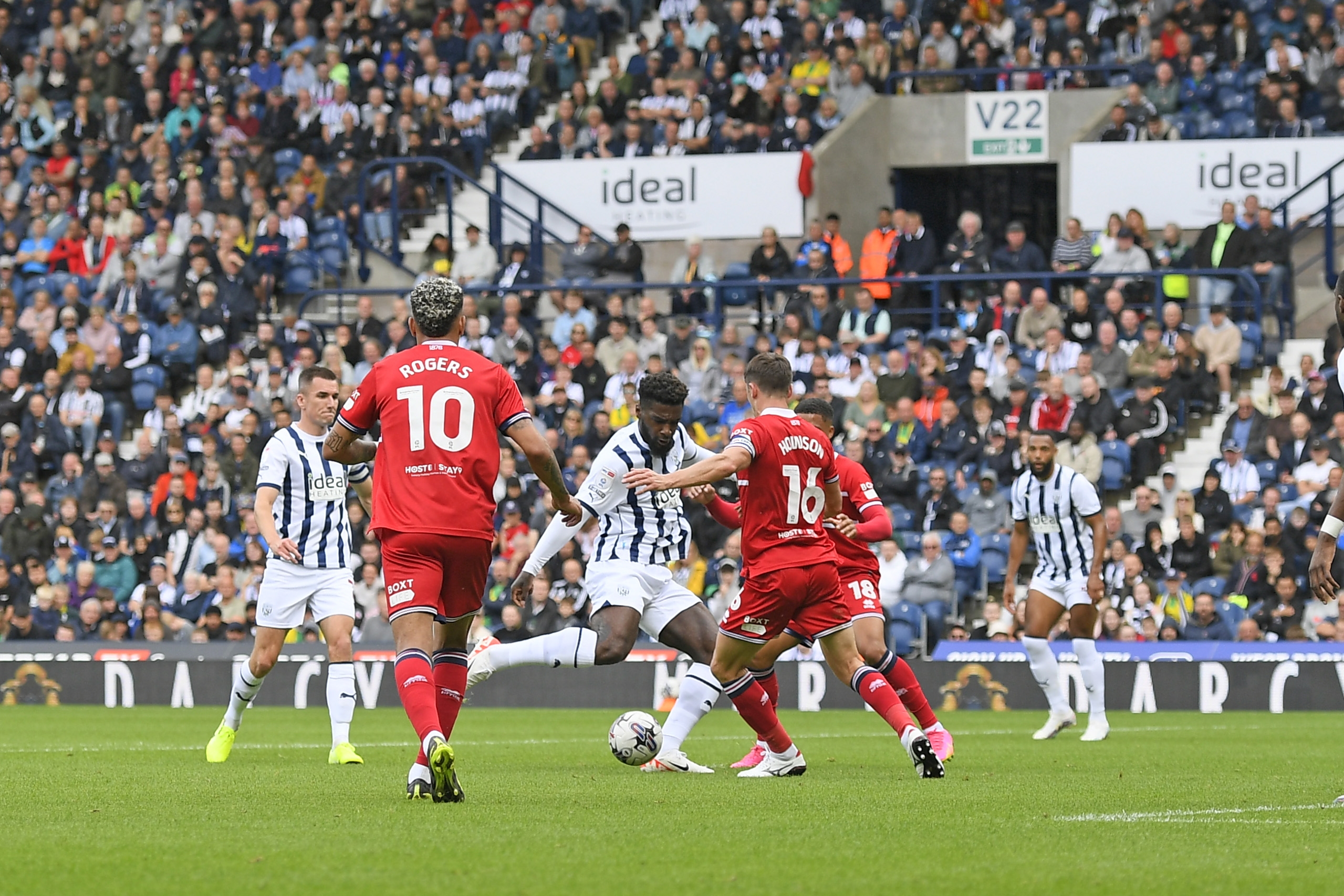 Cedric Kipre shoots at goal against Middlesbrough