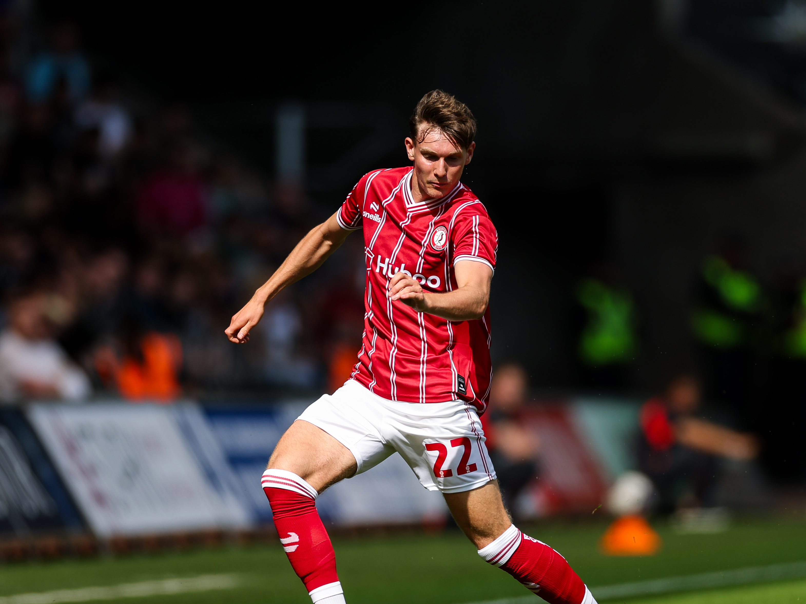An image of Taylor Gardner-Hickman playing for Bristol City