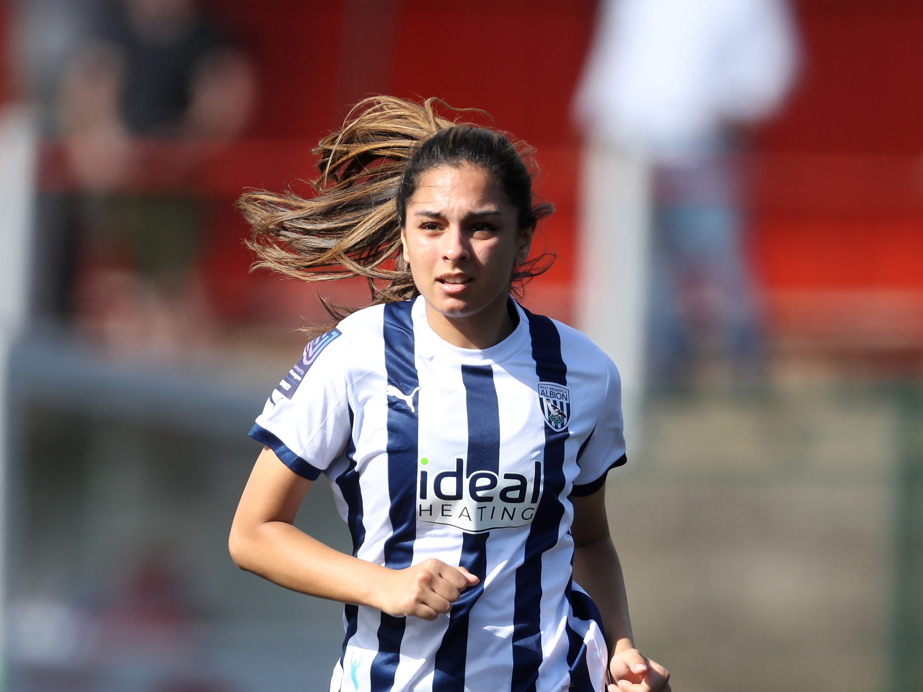 Mariam Mahmood in action for Albion Women