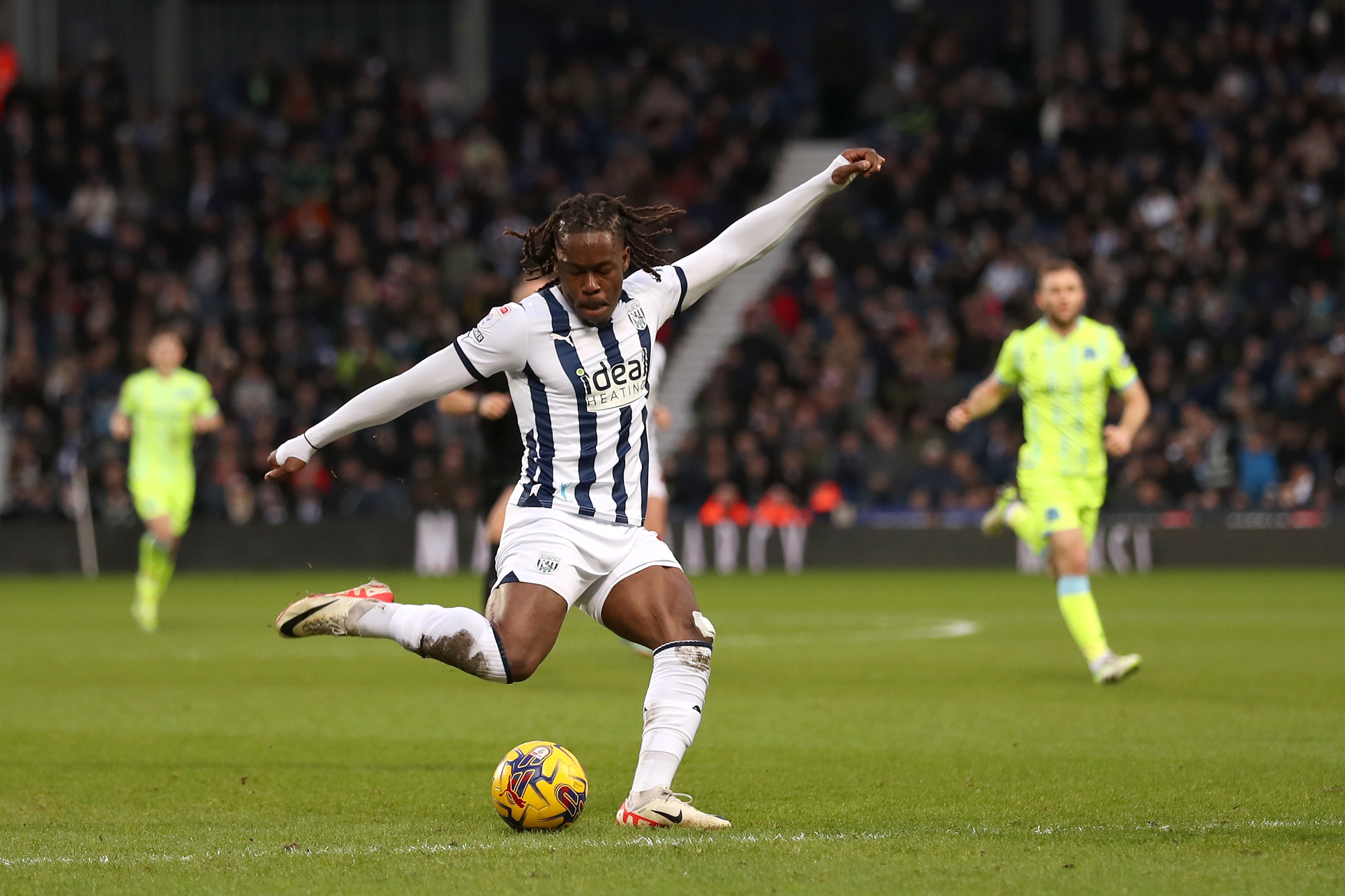 Brandon Thomas-Asante shoots and scores against Blackburn 