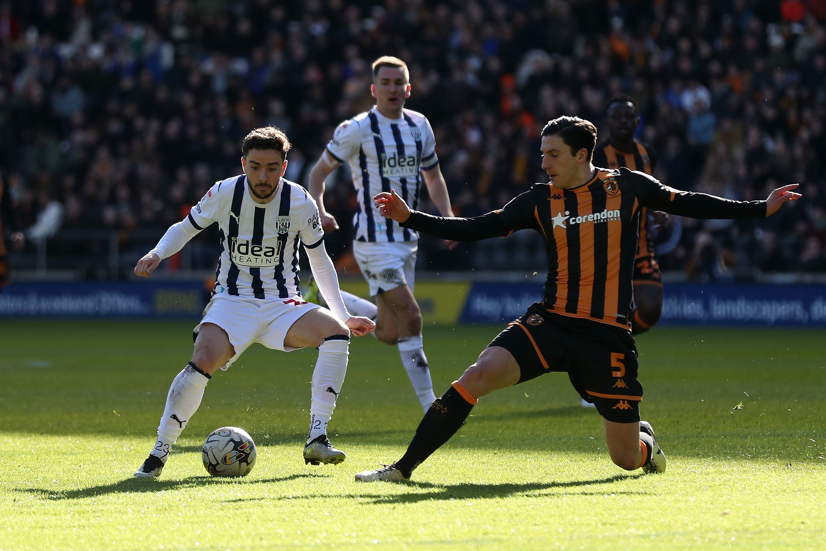 Mikey Johnston on the ball against Hull City