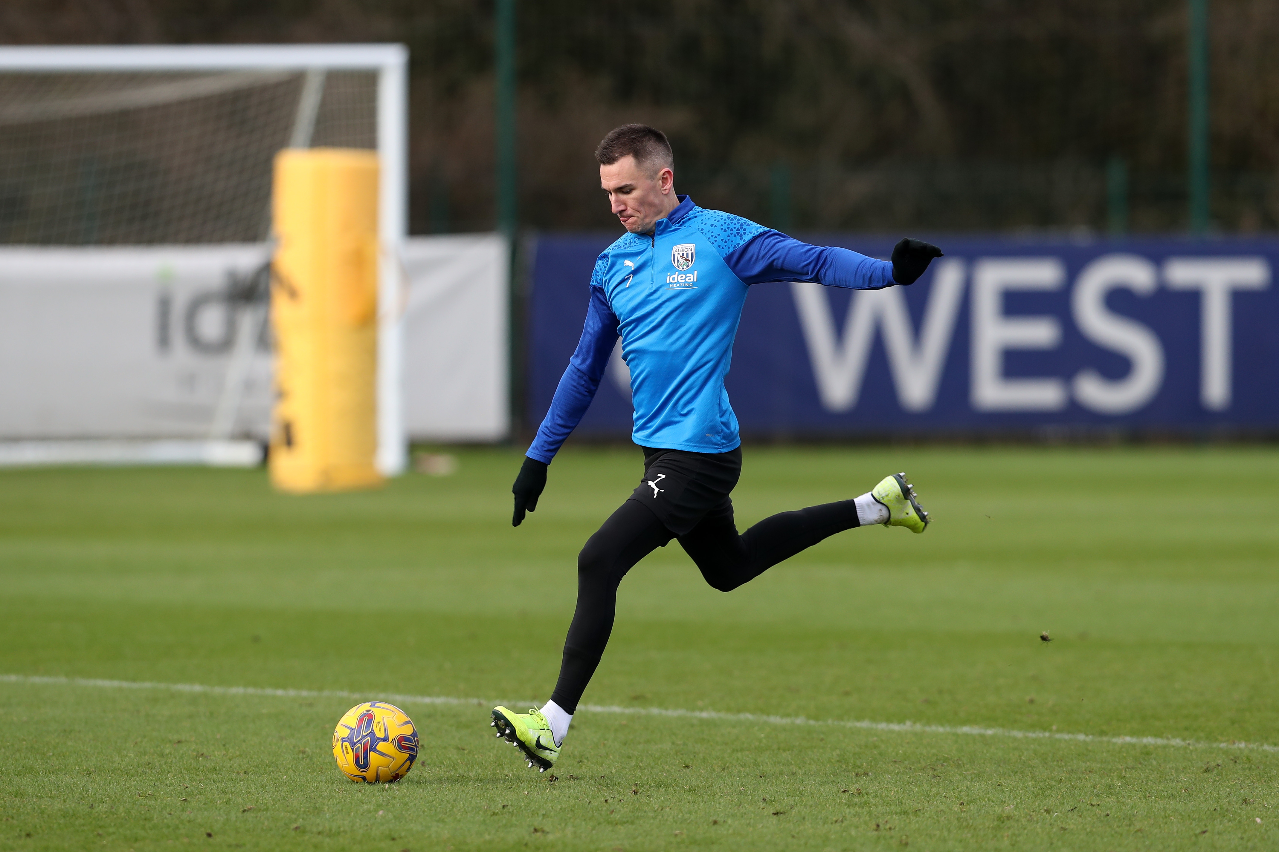Jed Wallace on the ball in training 