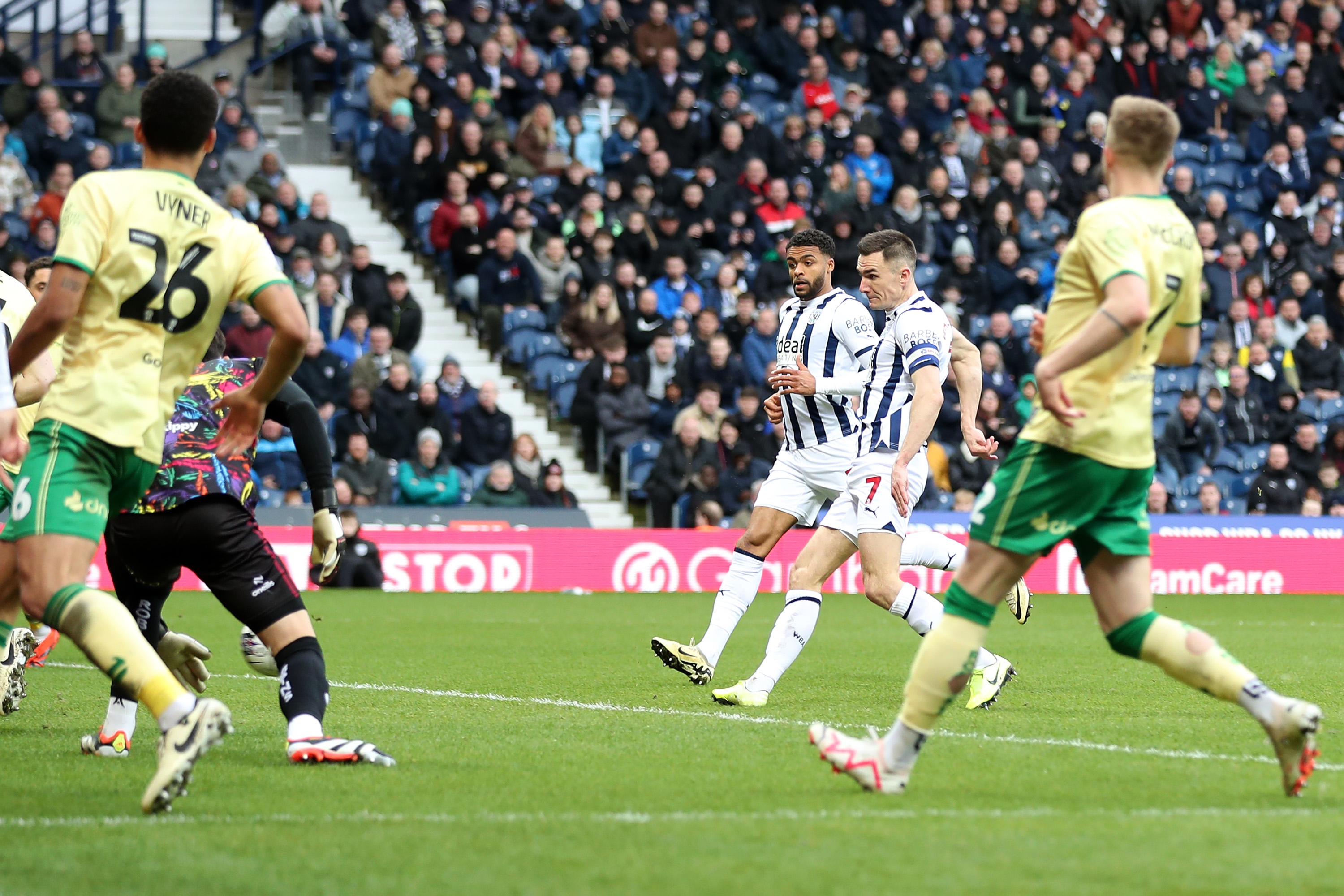 Jed Wallace shoots and scores against Bristol City