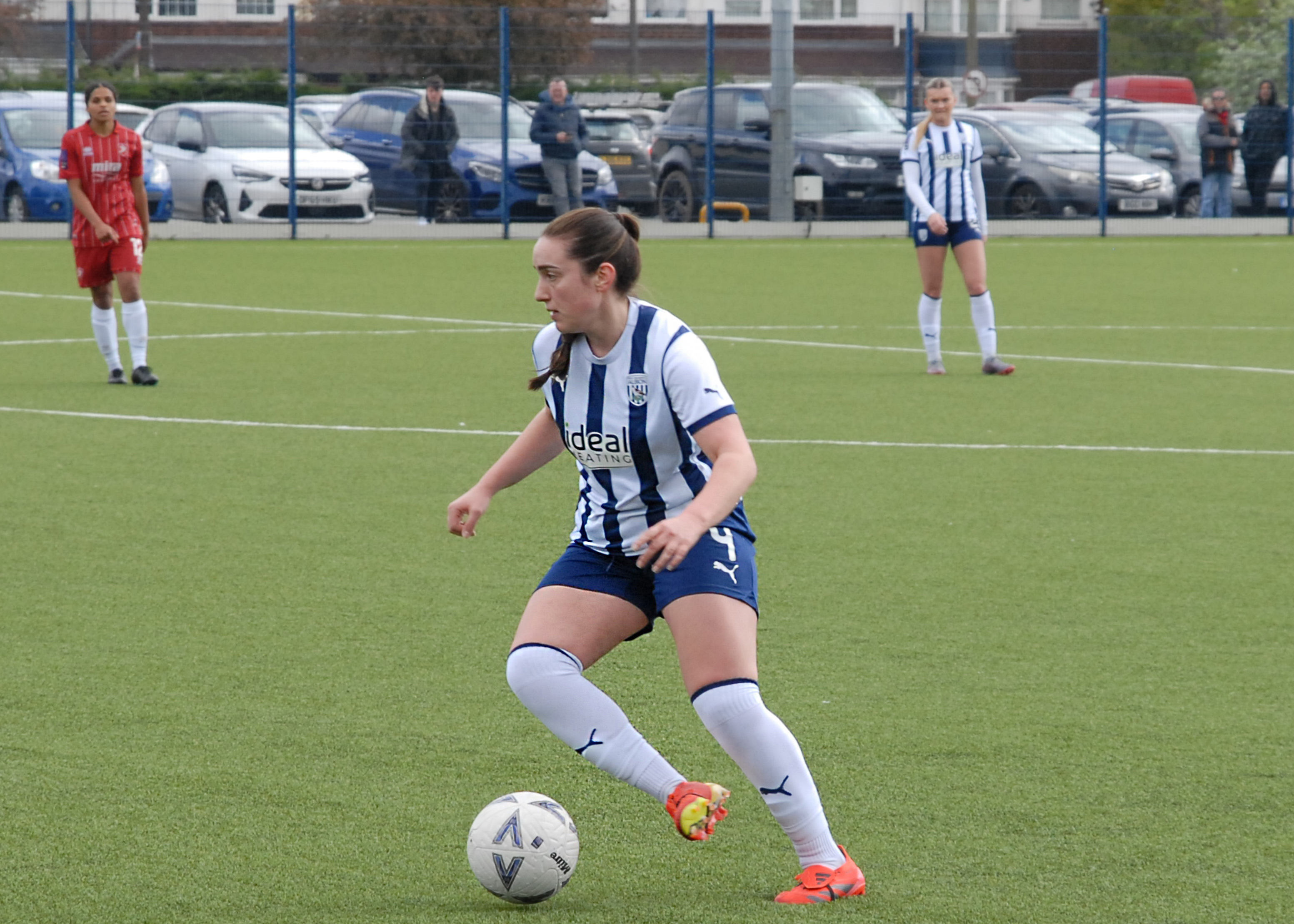 Fran Orthodoxou in action for Albion Women, in home colours.