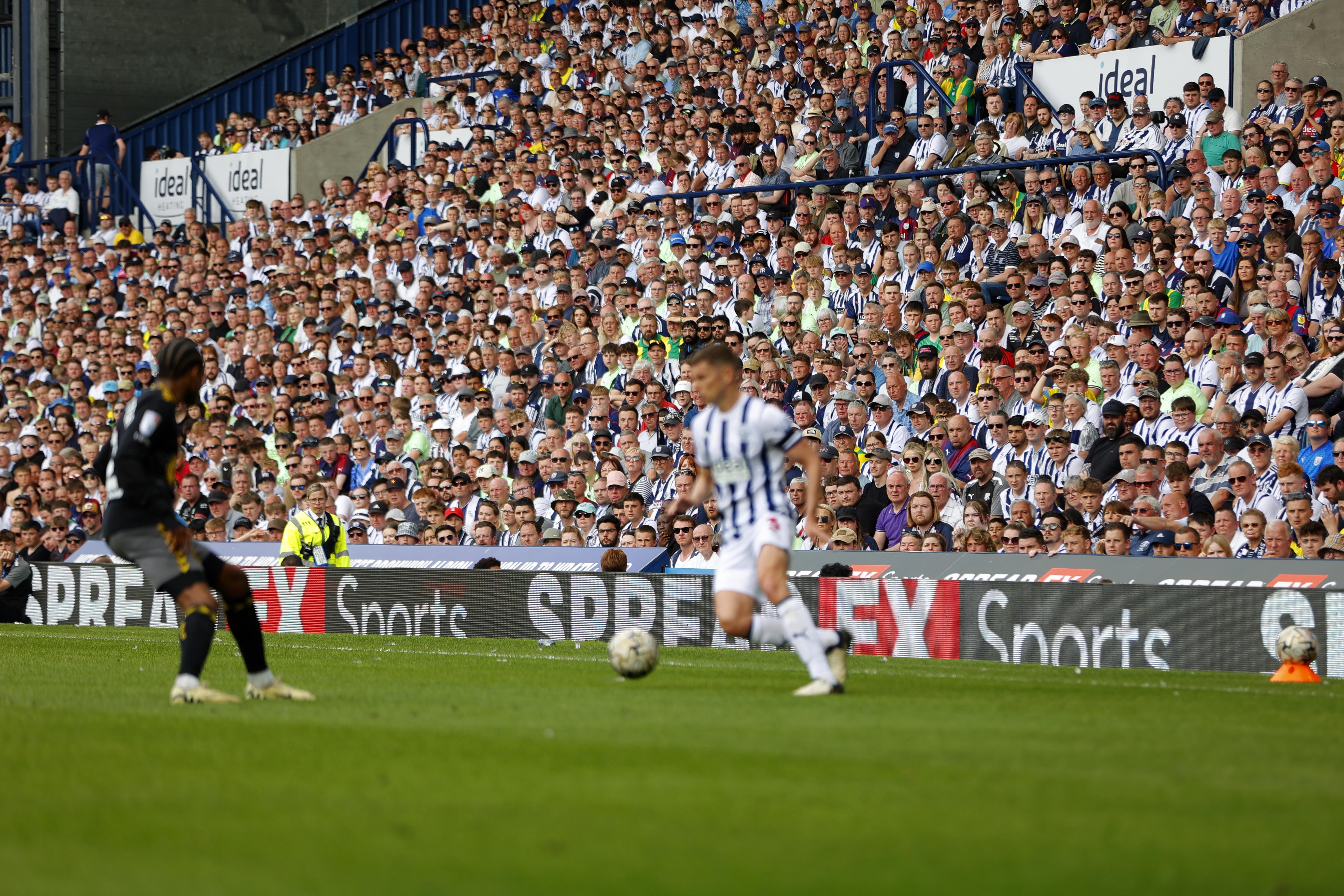 Conor Townsend on the ball against Southampton at The Hawthorns 