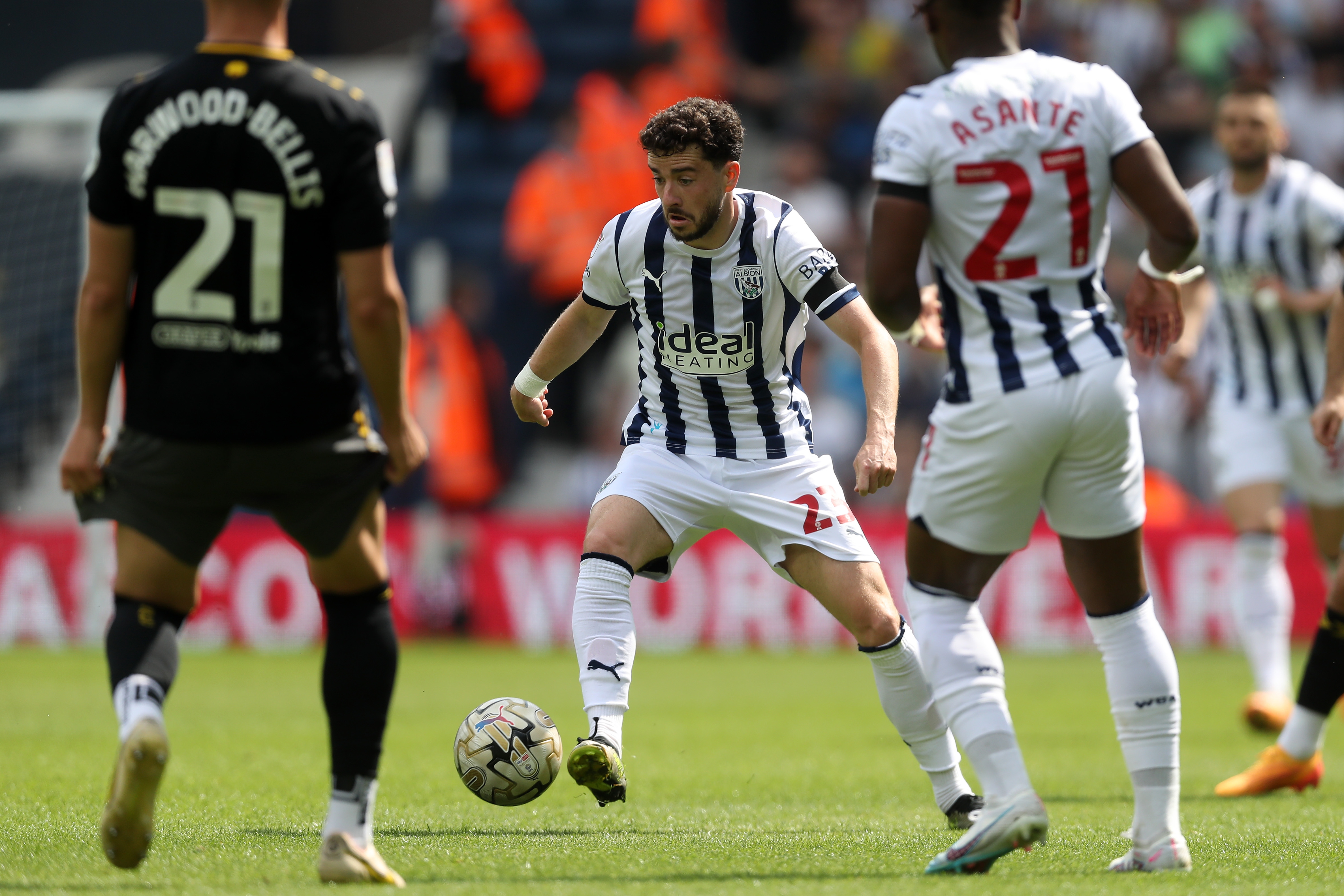 Mikey Johnston on the ball against Southampton at The Hawthorns
