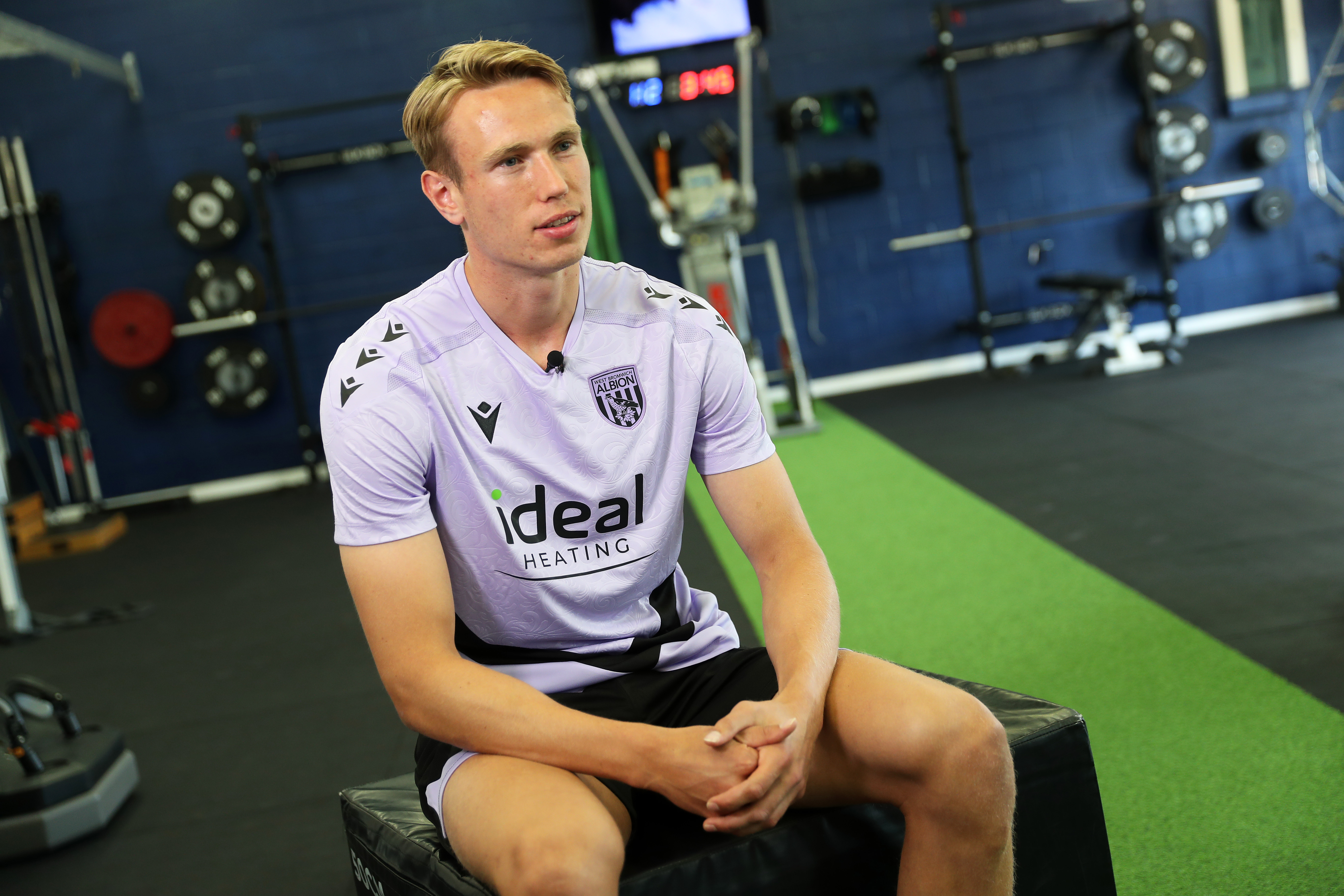 Torbjørn Heggem sat in the gym being interviewed by WBA TV