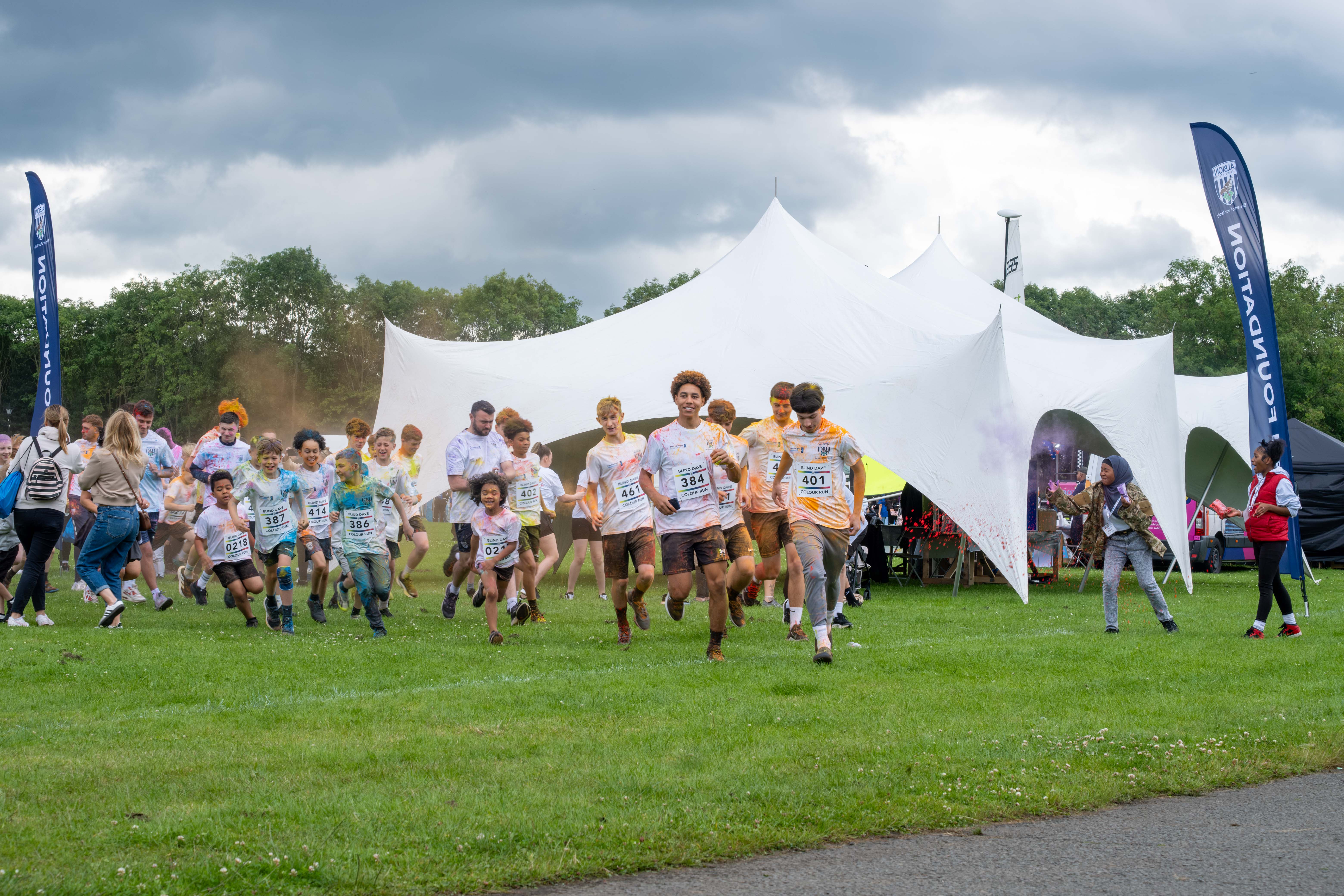 Runners setting off down the course.