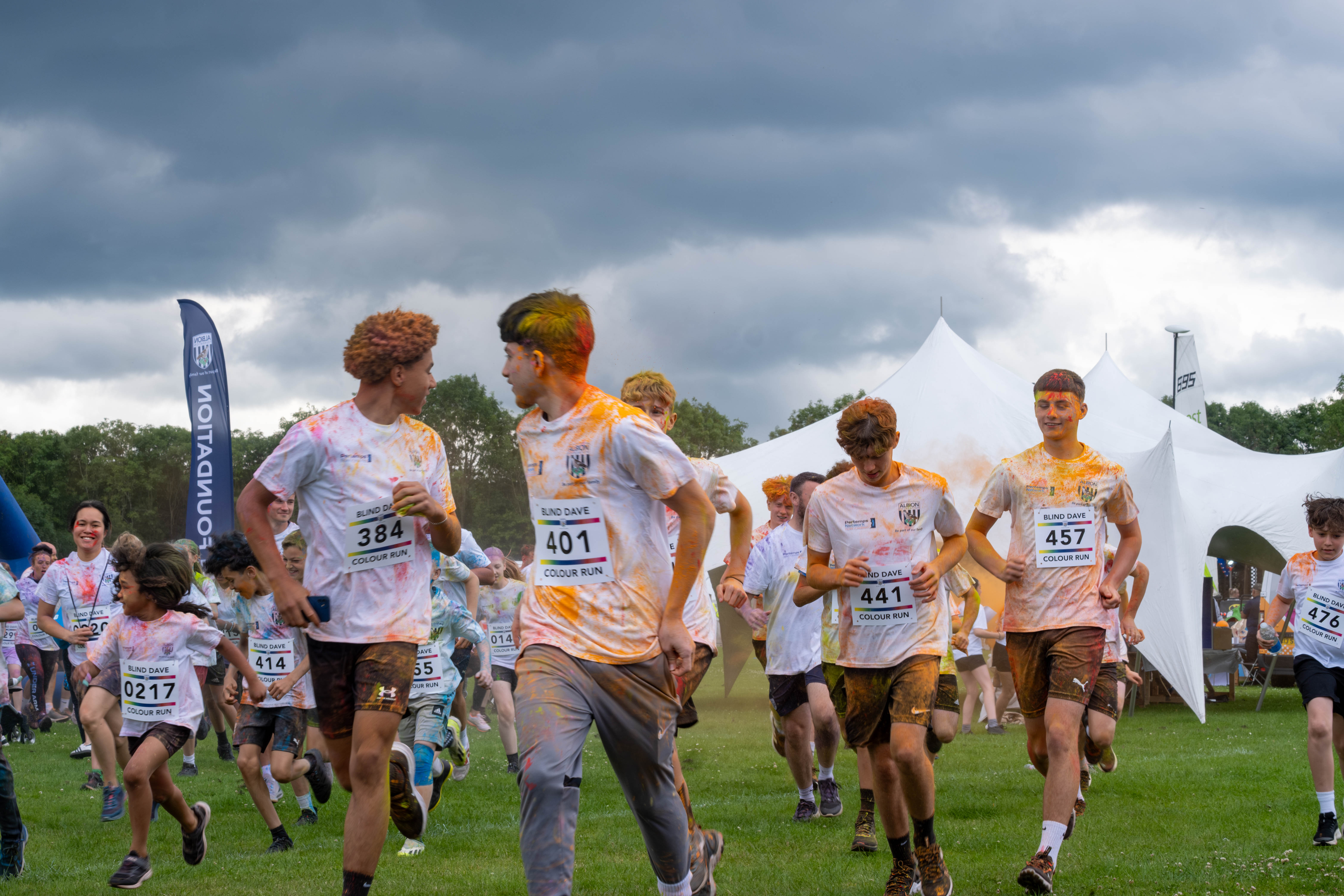 Runners setting off down the course.