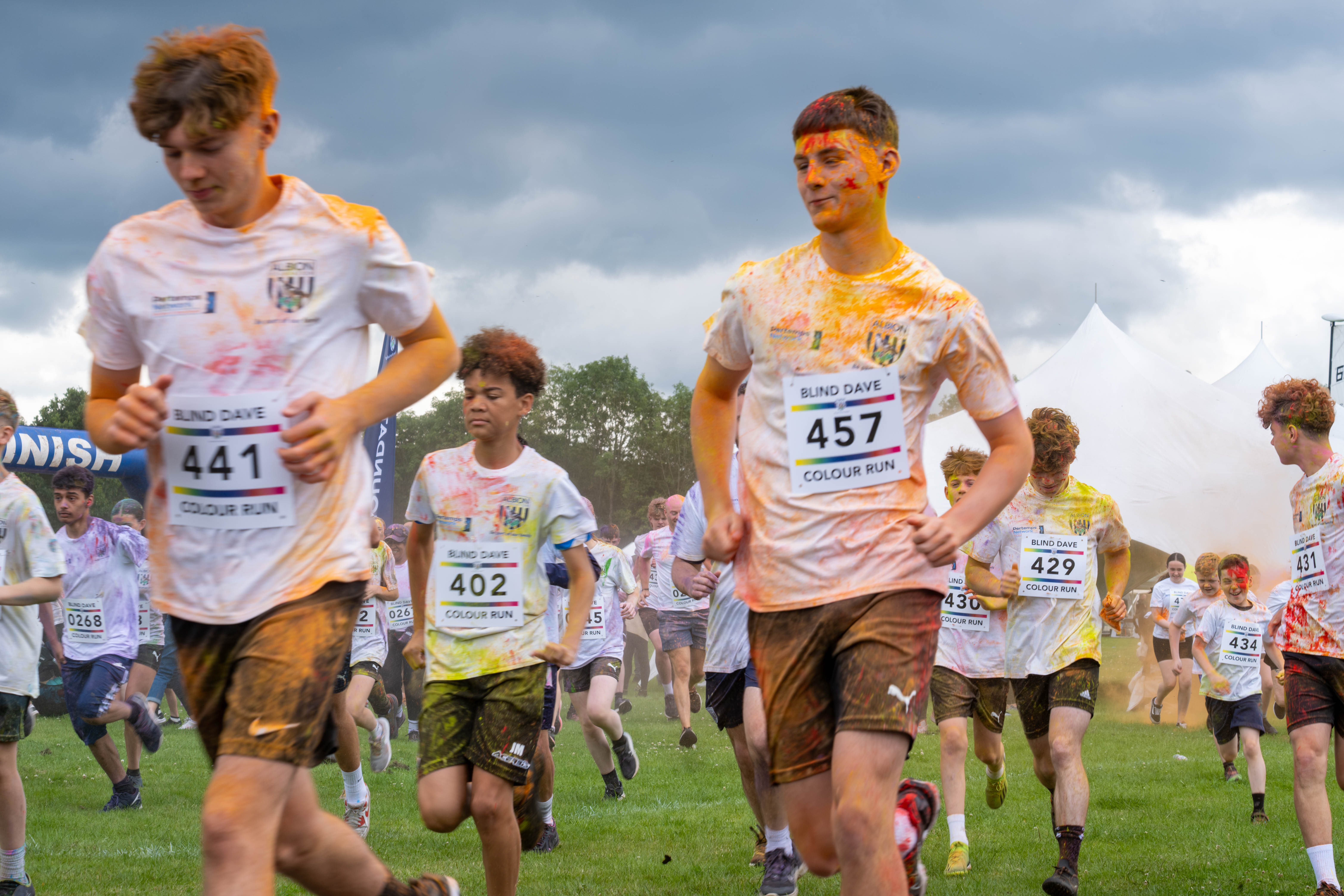 Runners setting off down the course.