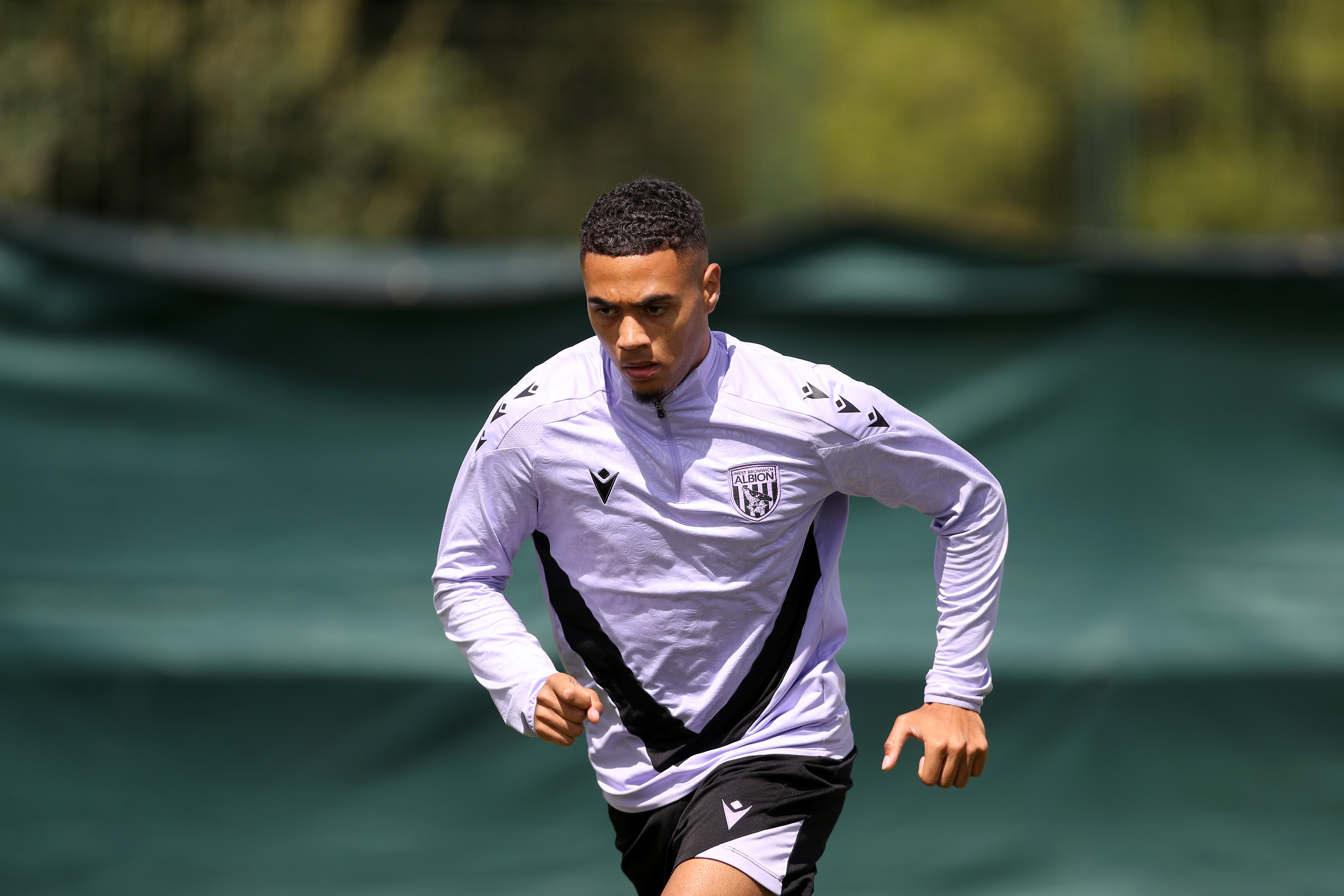 Lewis Dobbin running in training