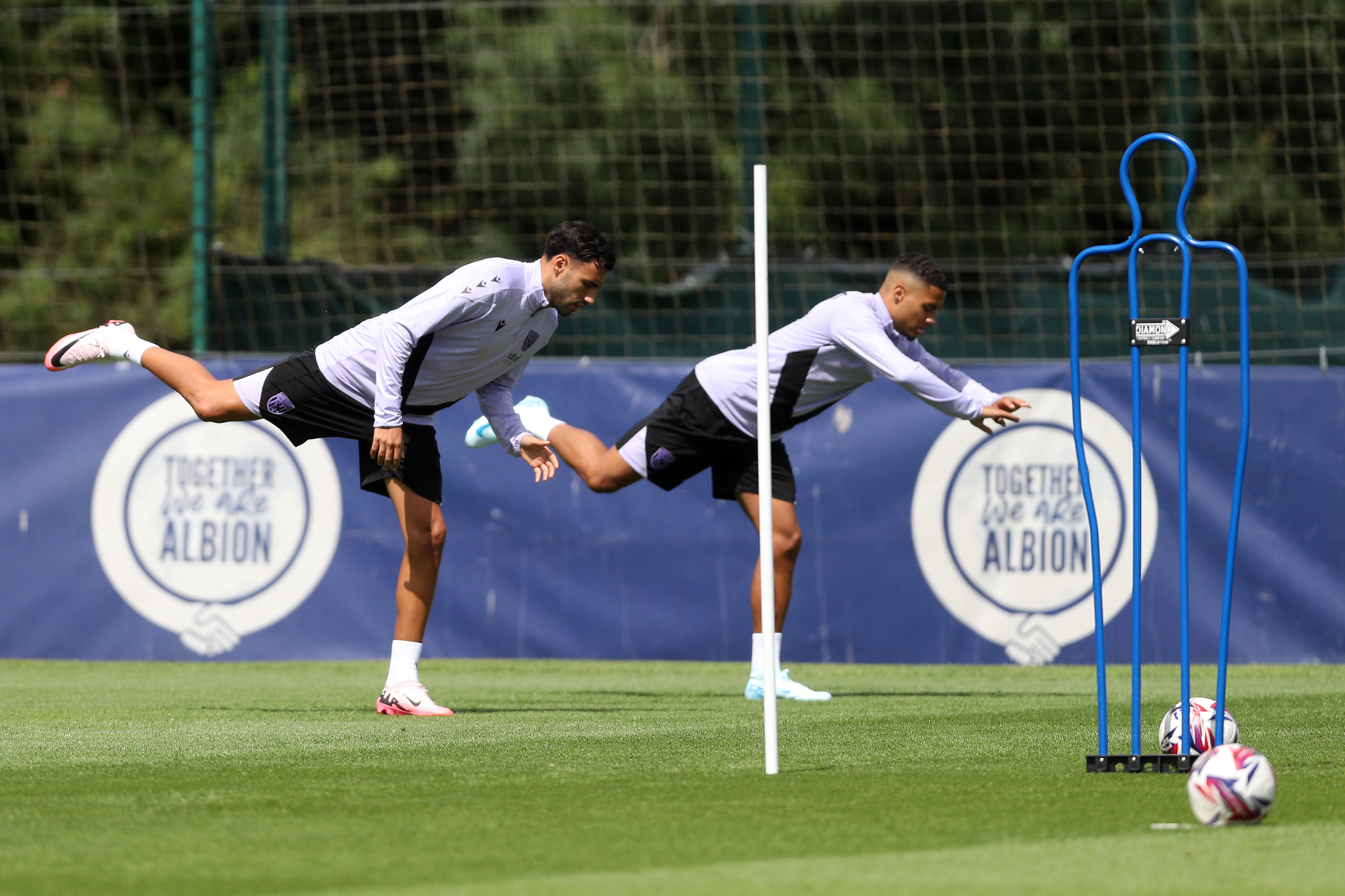 Lewis Dobbin and Gianluca Frabotta training together