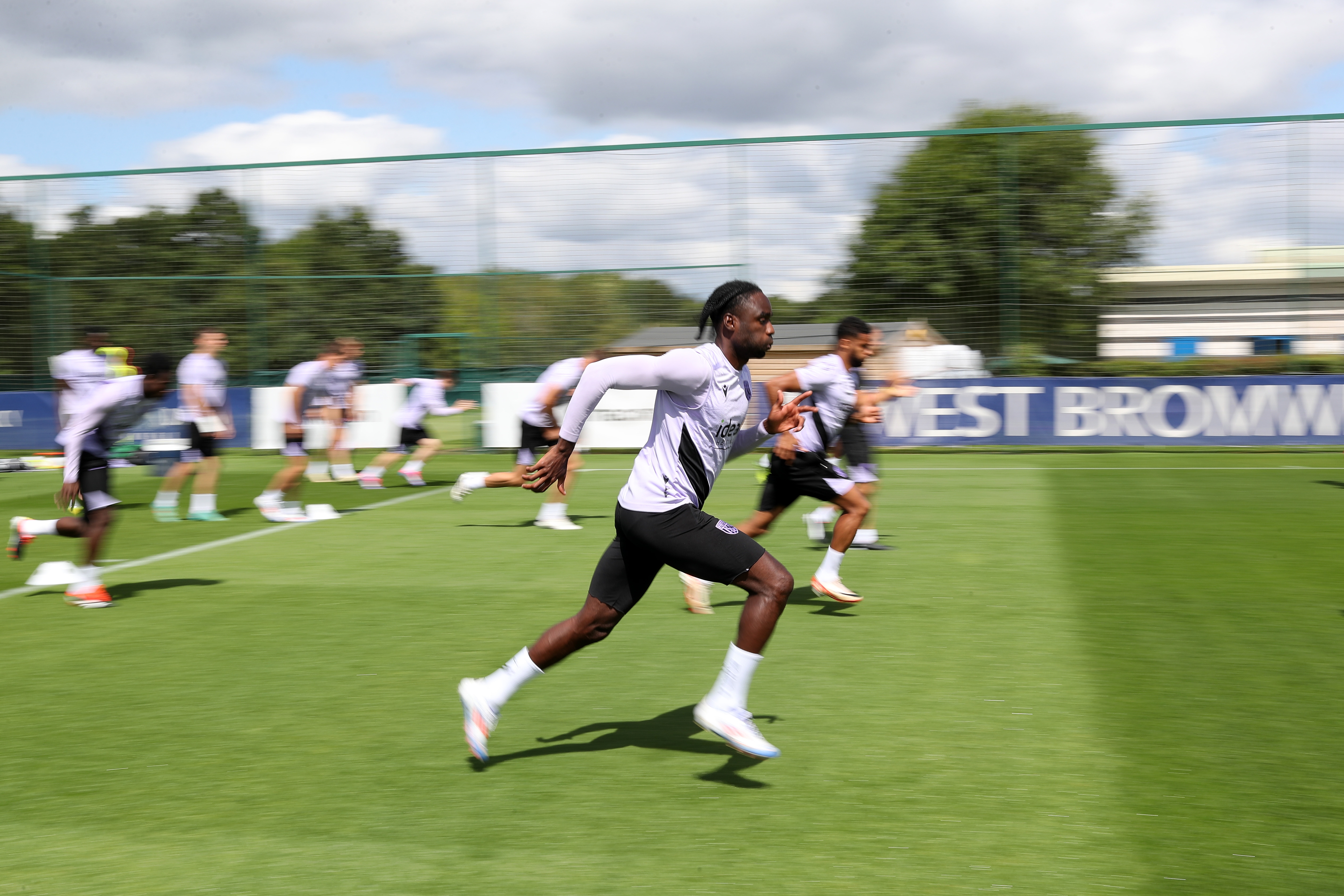 Devante Cole running forward in training 