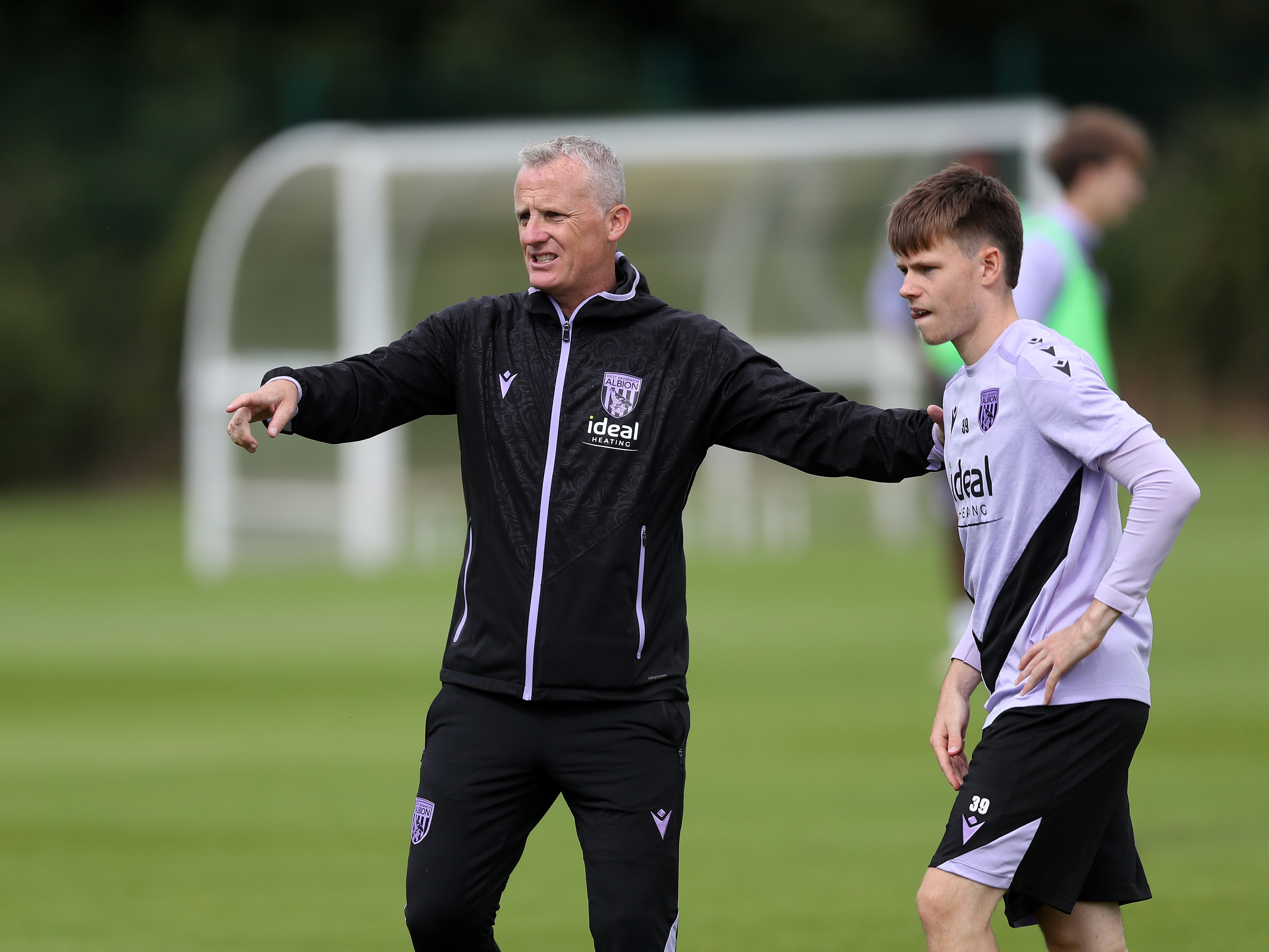 A photo of Richard Beale and Fenton Heard in training at the club's training ground