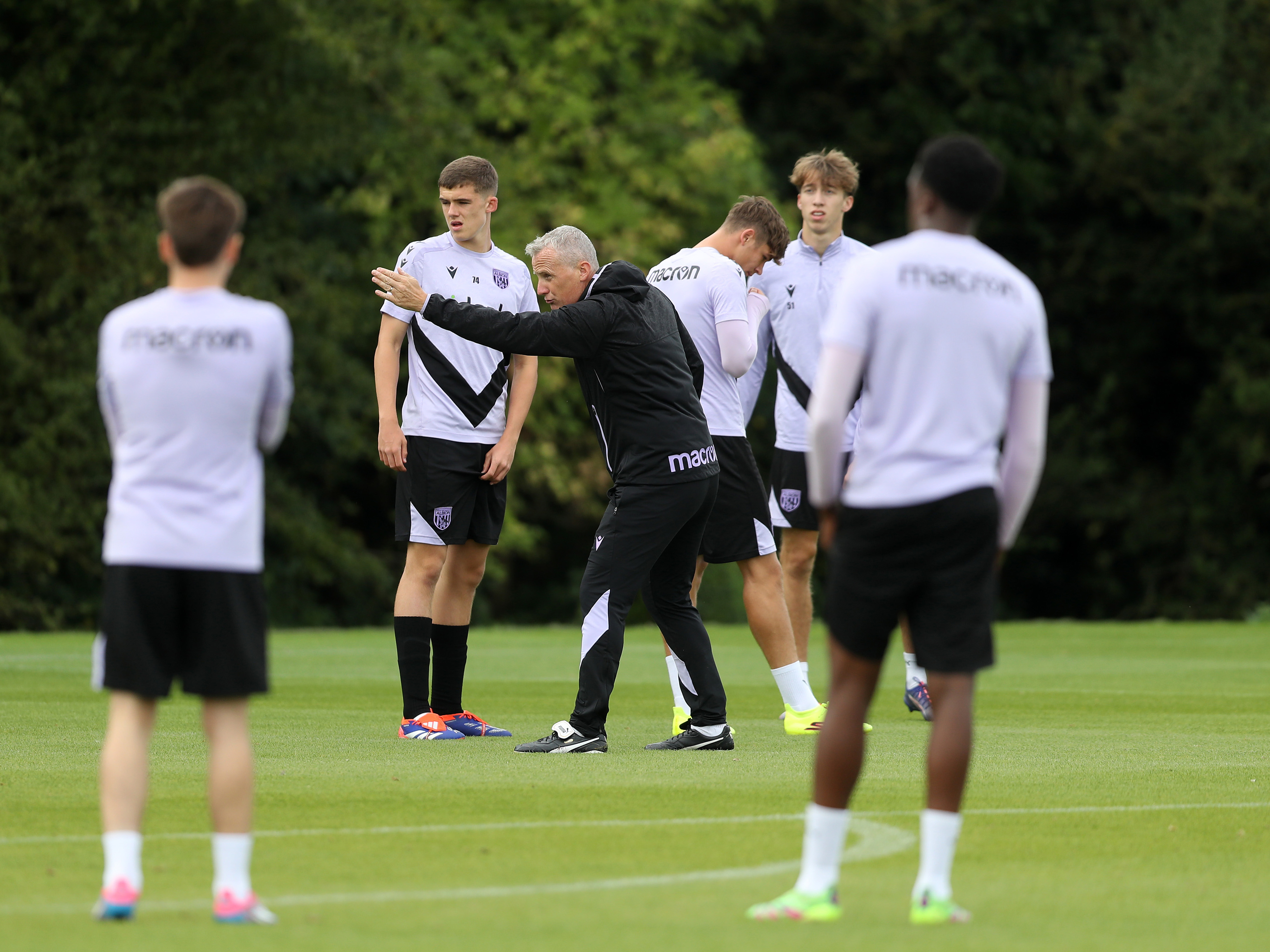 A photo of Albion PL2 boss Richard Beale managing training at the club's training ground