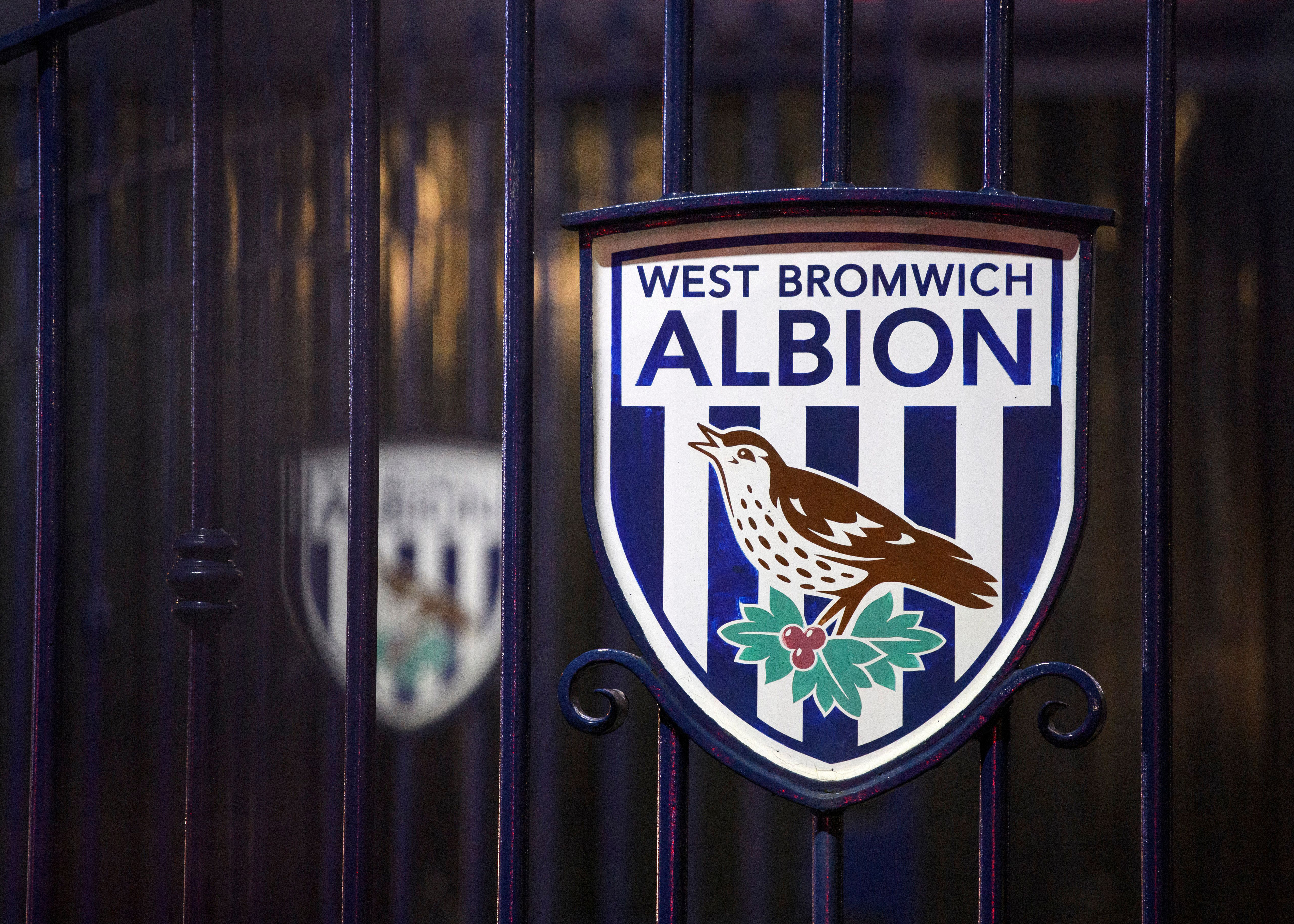 An Albion crest.