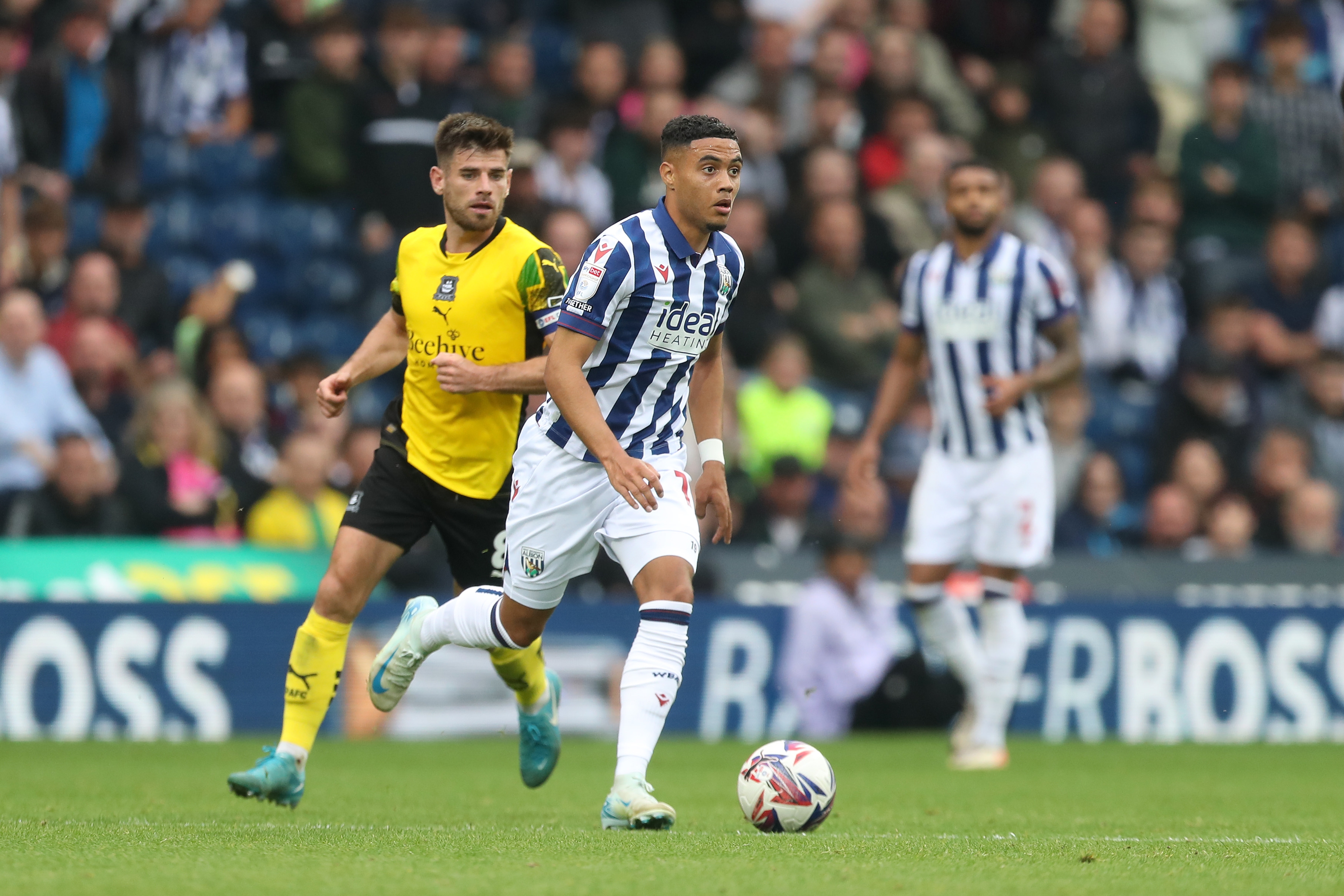 Lewis Dobbin in action against Plymouth 