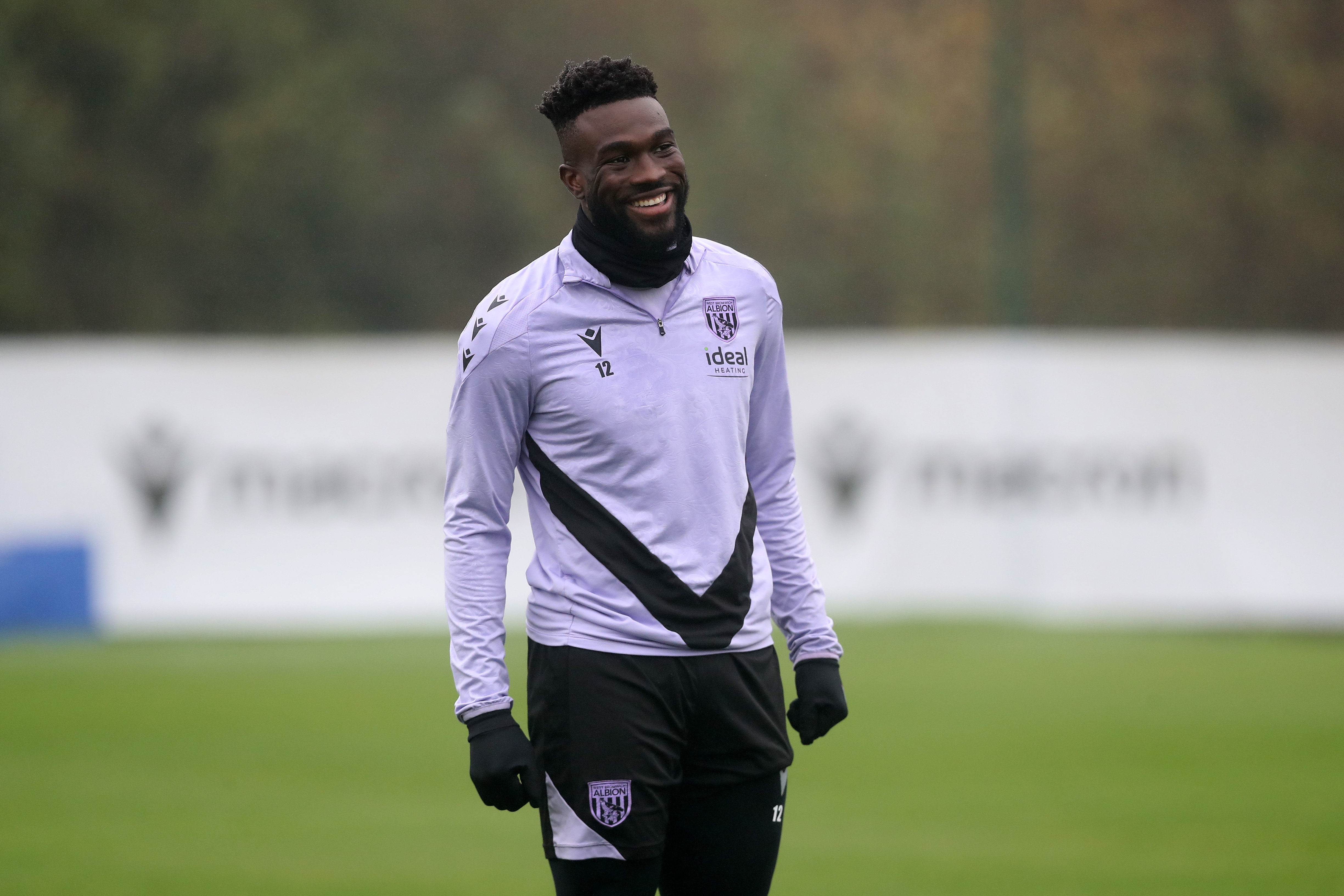 Daryl Dike smiling during training 