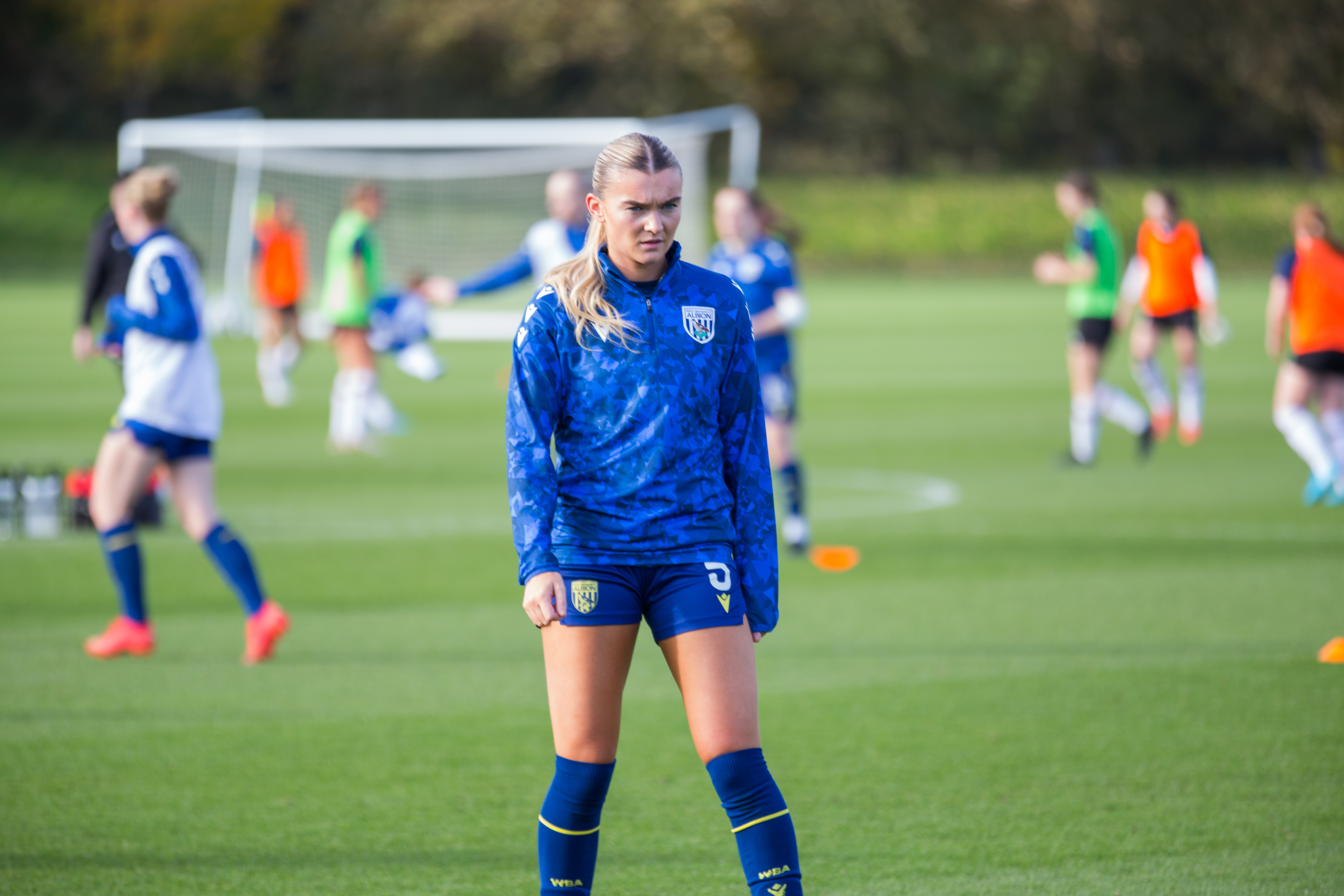 Taylor Reynolds warming up before a game 