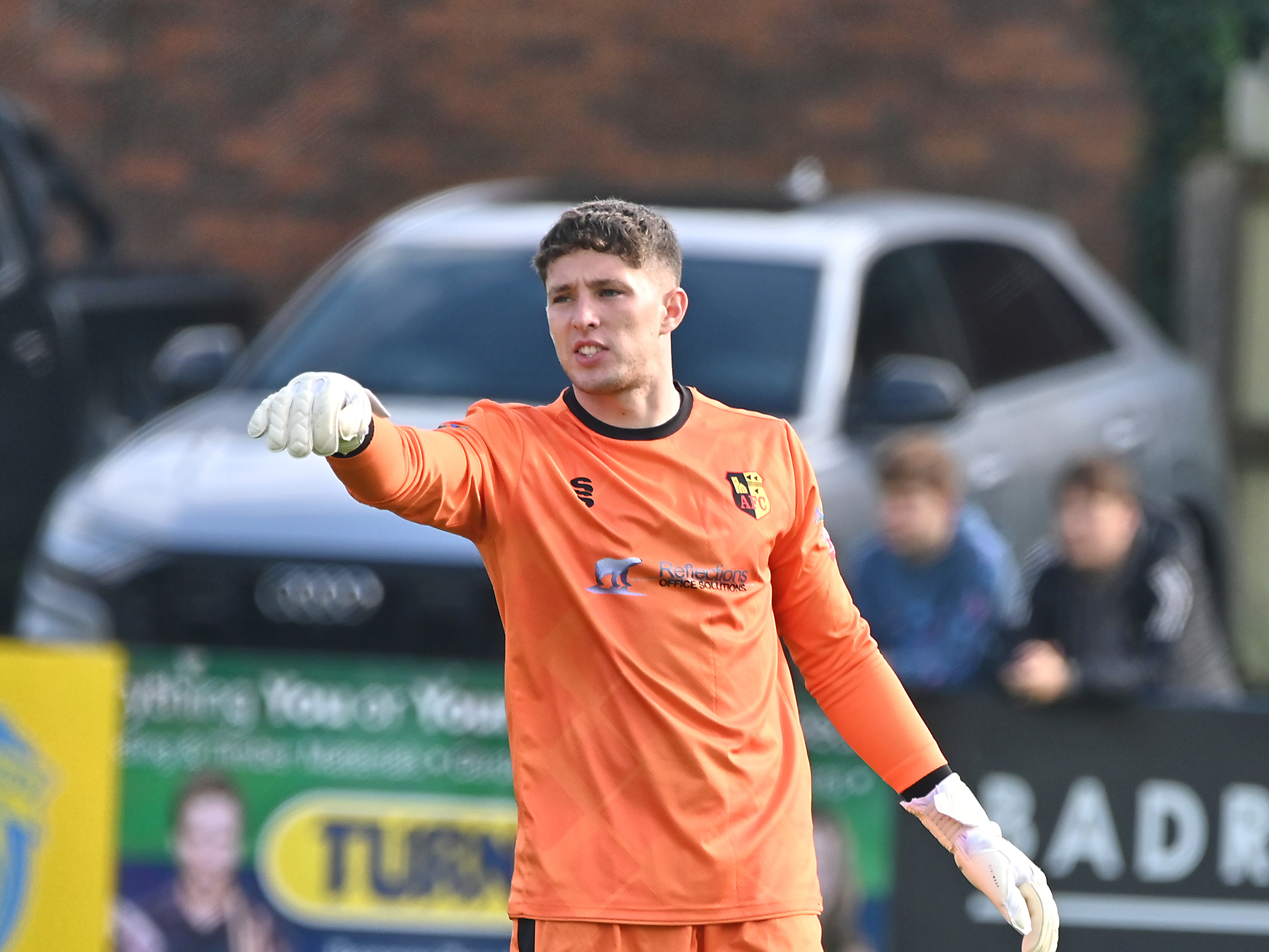 Ronnie Hollingshead in action for Alvechurch 