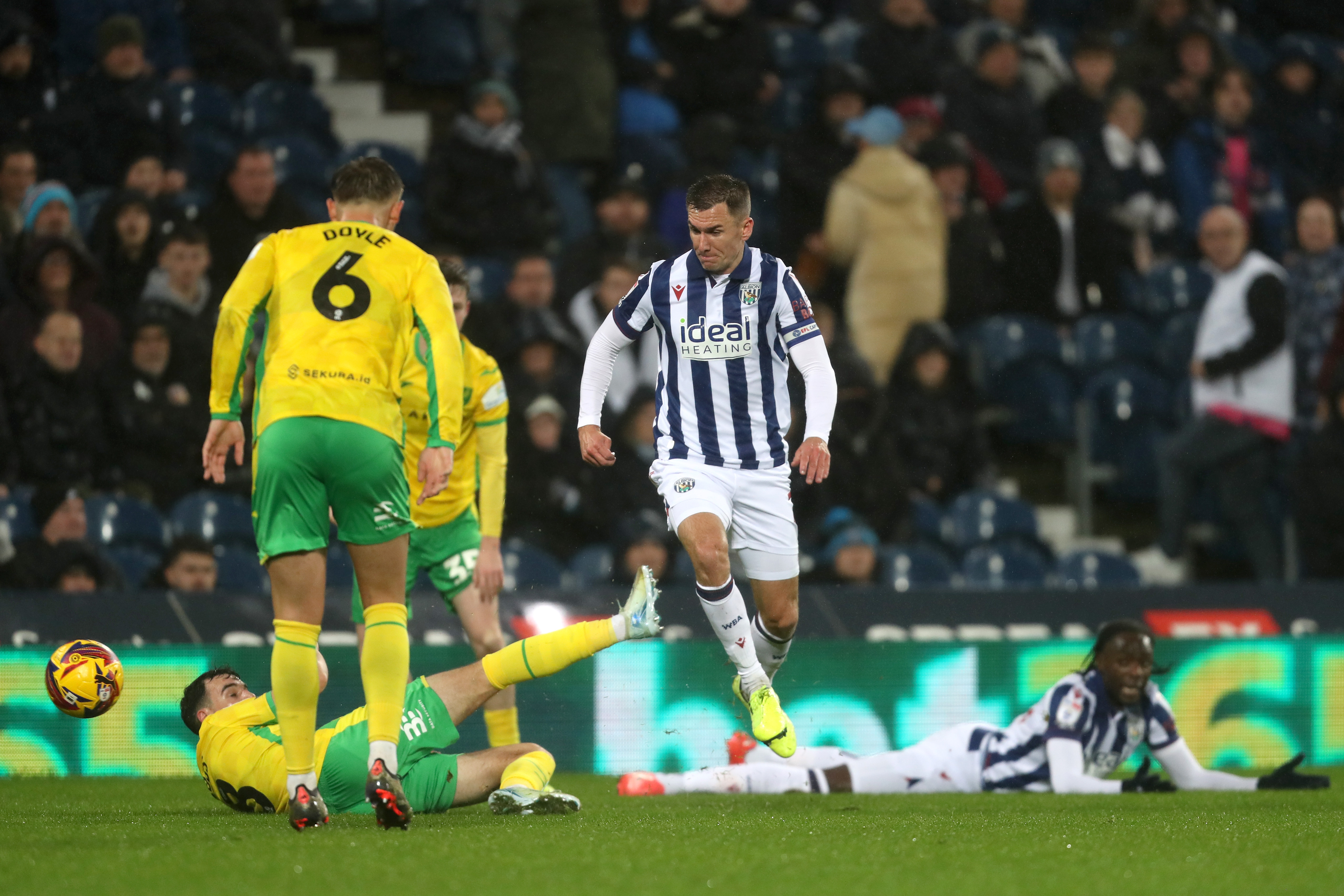 Jed Wallace in action against Norwich City 