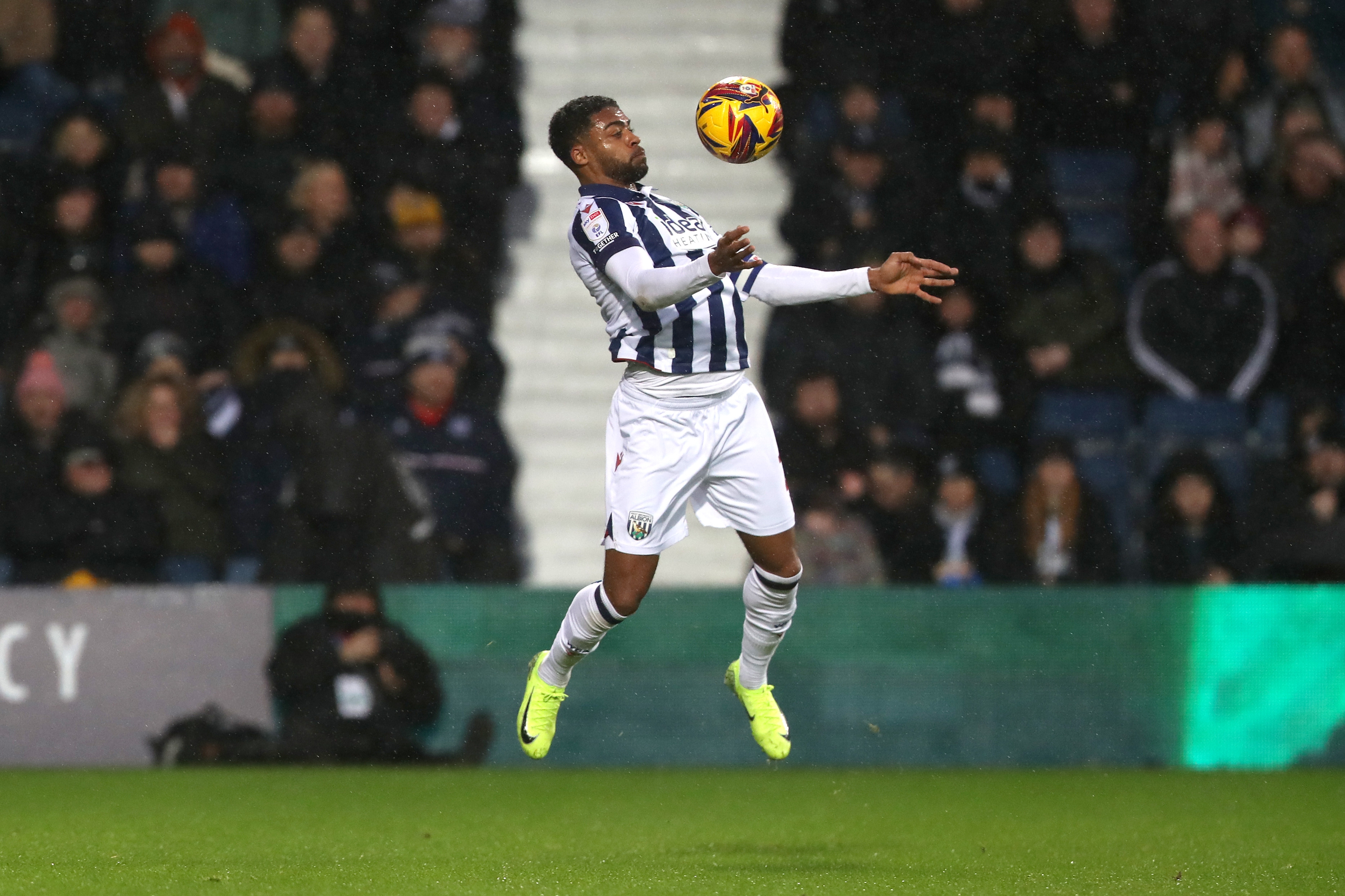 Darnell Furlong controlling the ball against Norwich City 