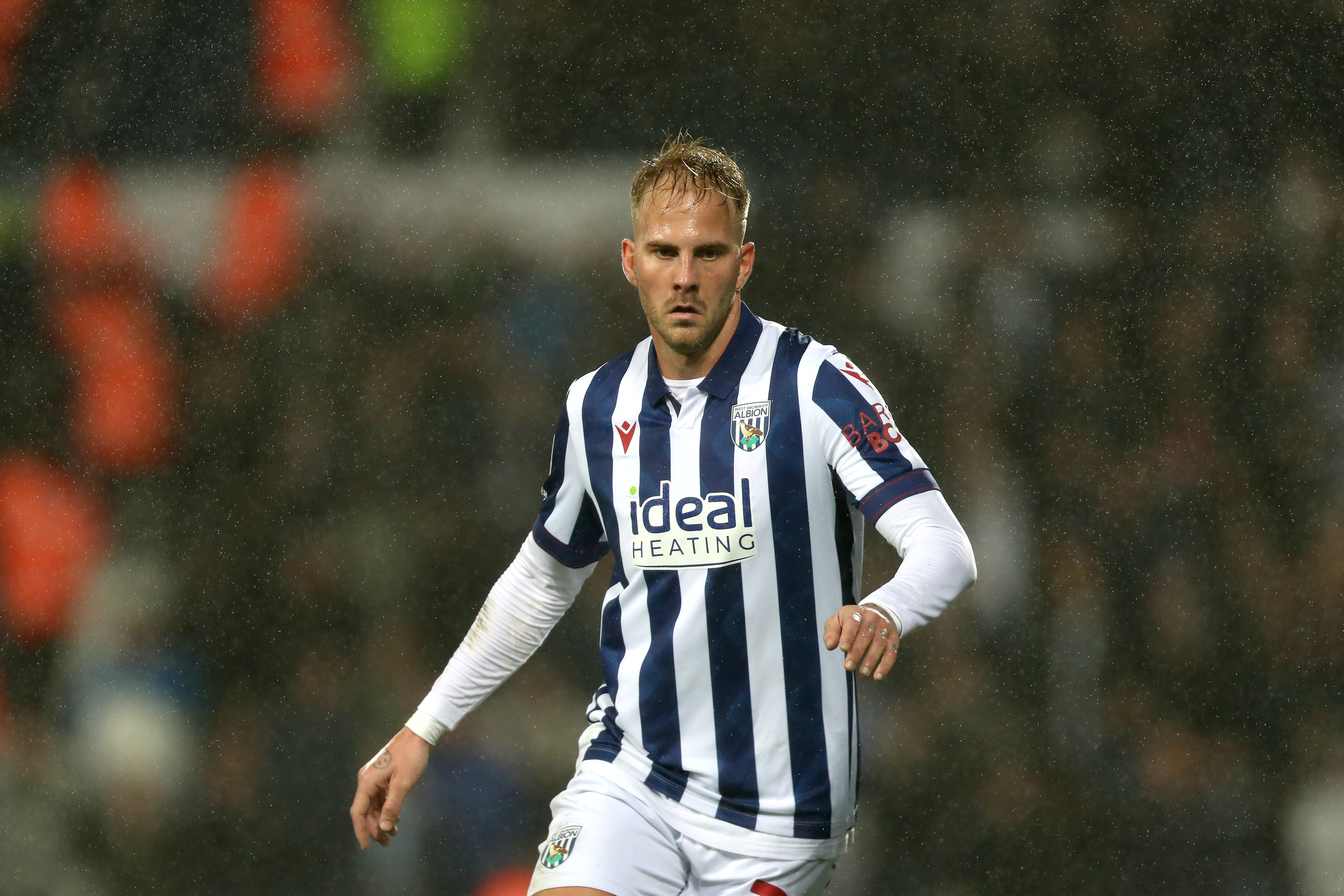 Uroš Račić in action against Norwich City 