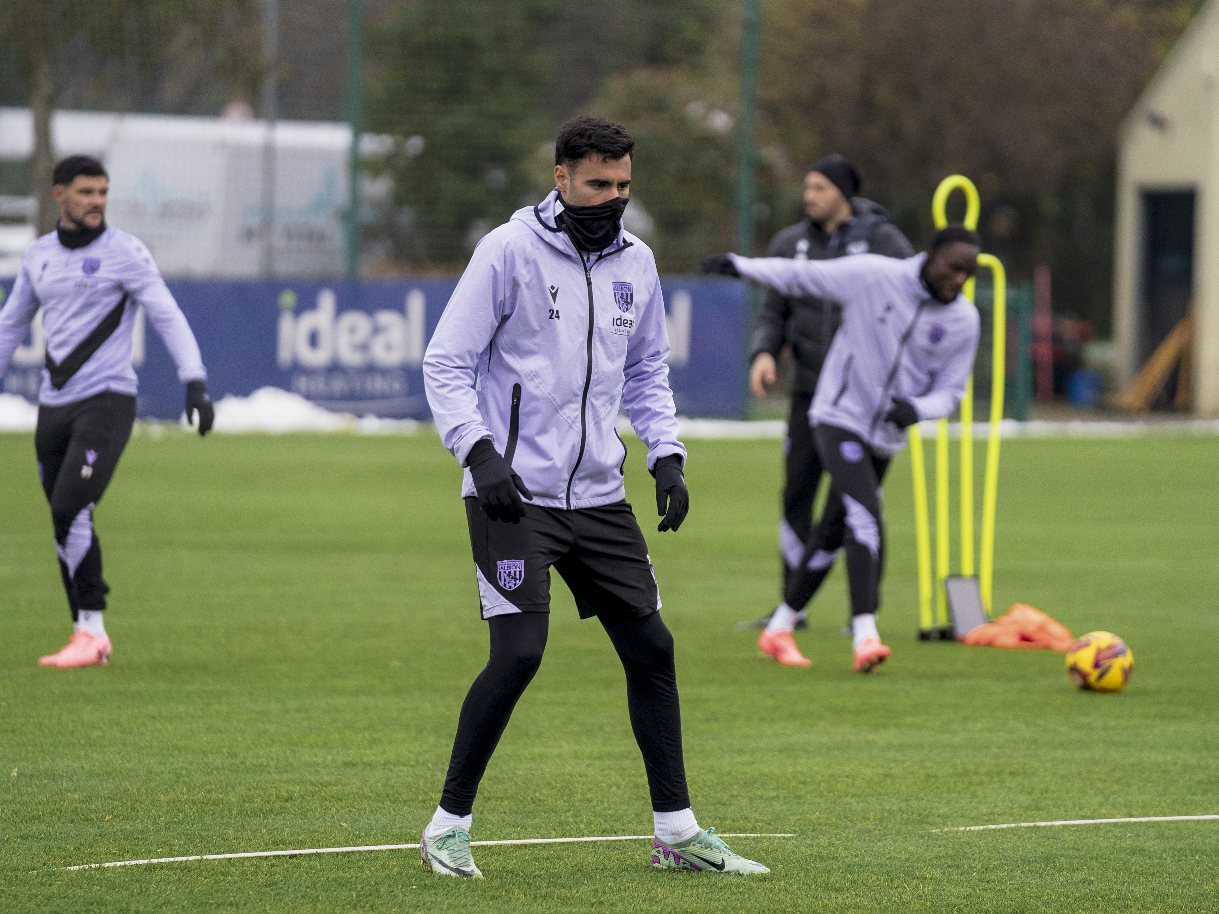 Gianluca Frabotta wearing a snood in training 