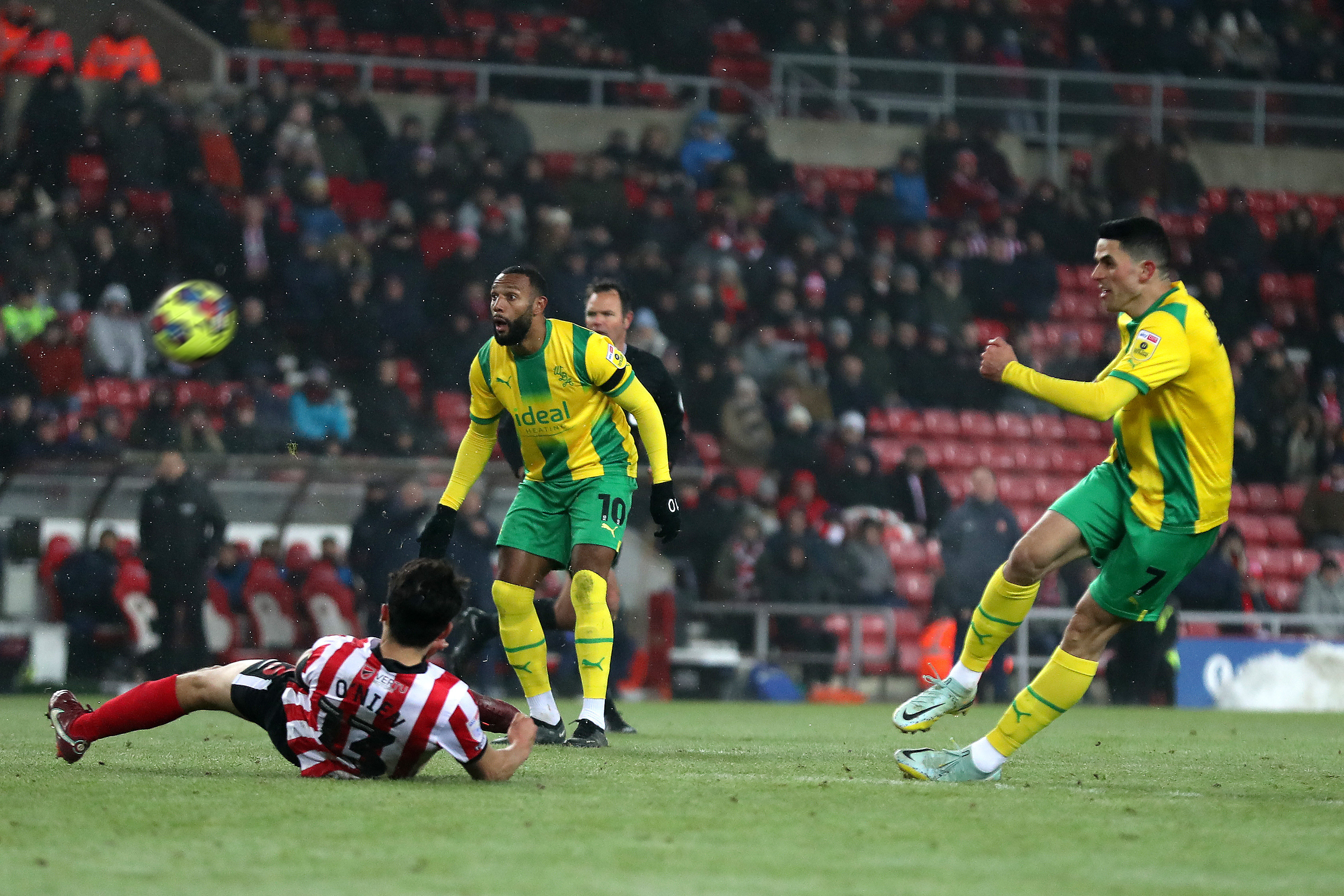 Tom Rogic scores for Albion at Sunderland in December 2022