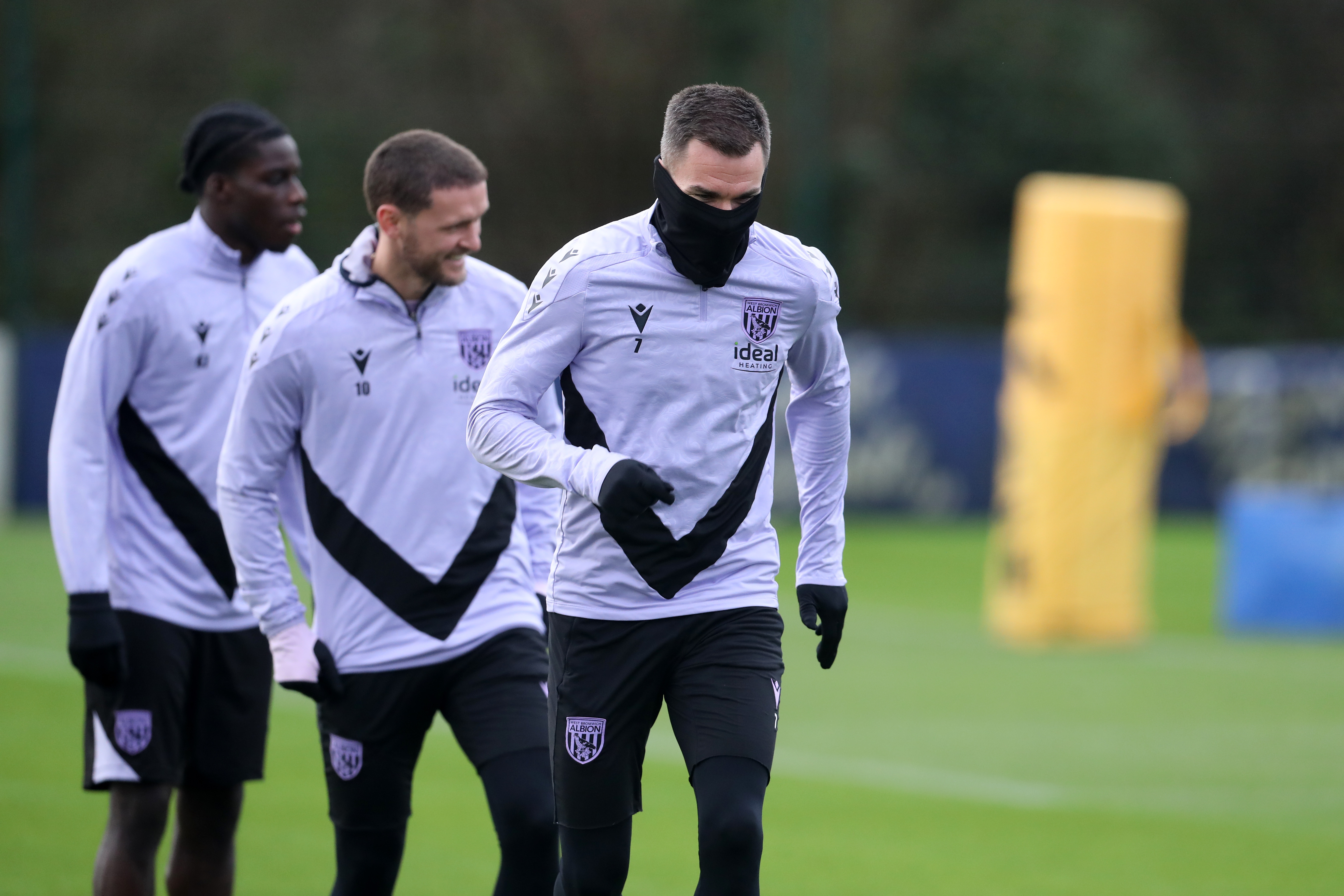 Jed Wallace with a snood on in training 