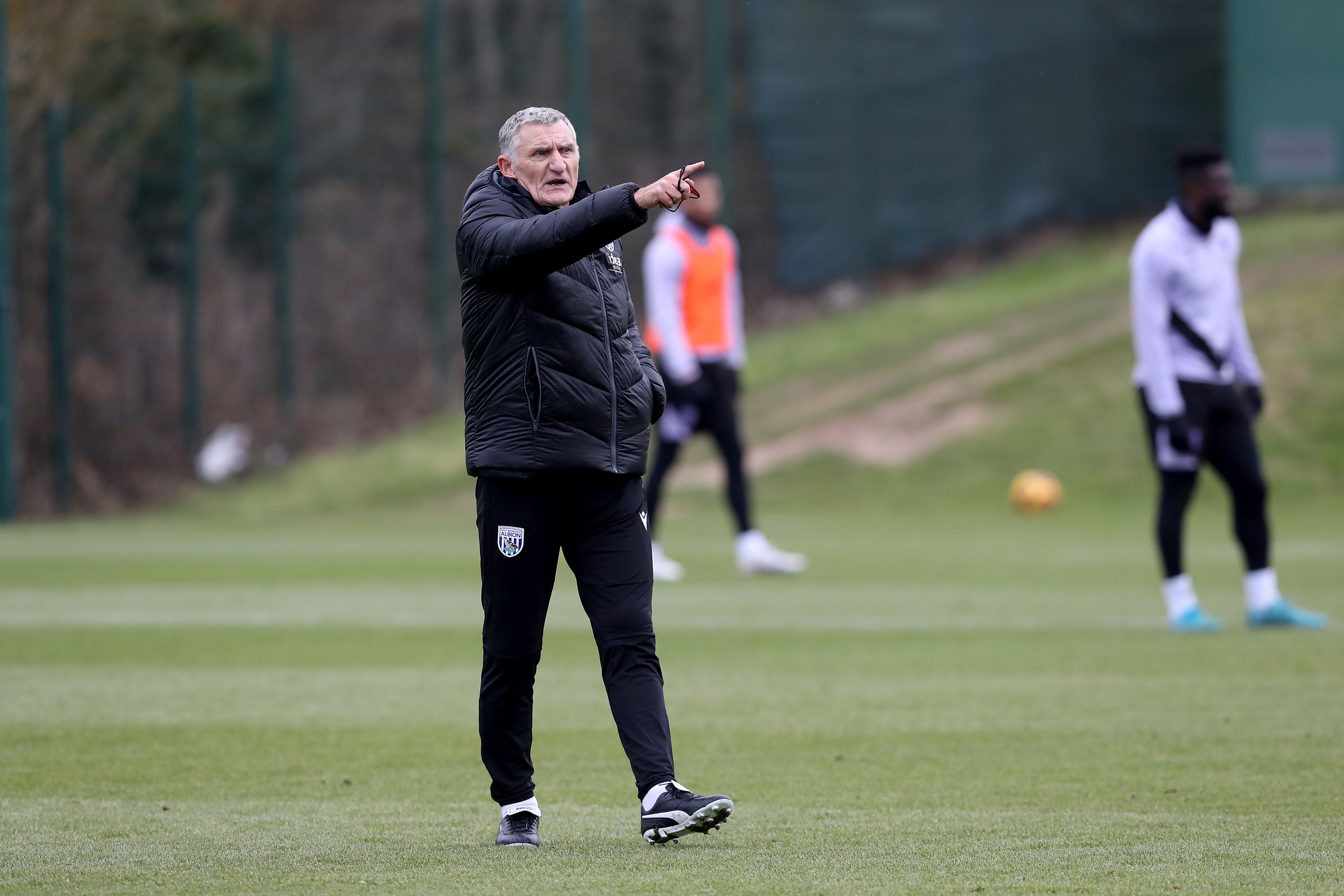 Tony Mowbray watching a training session