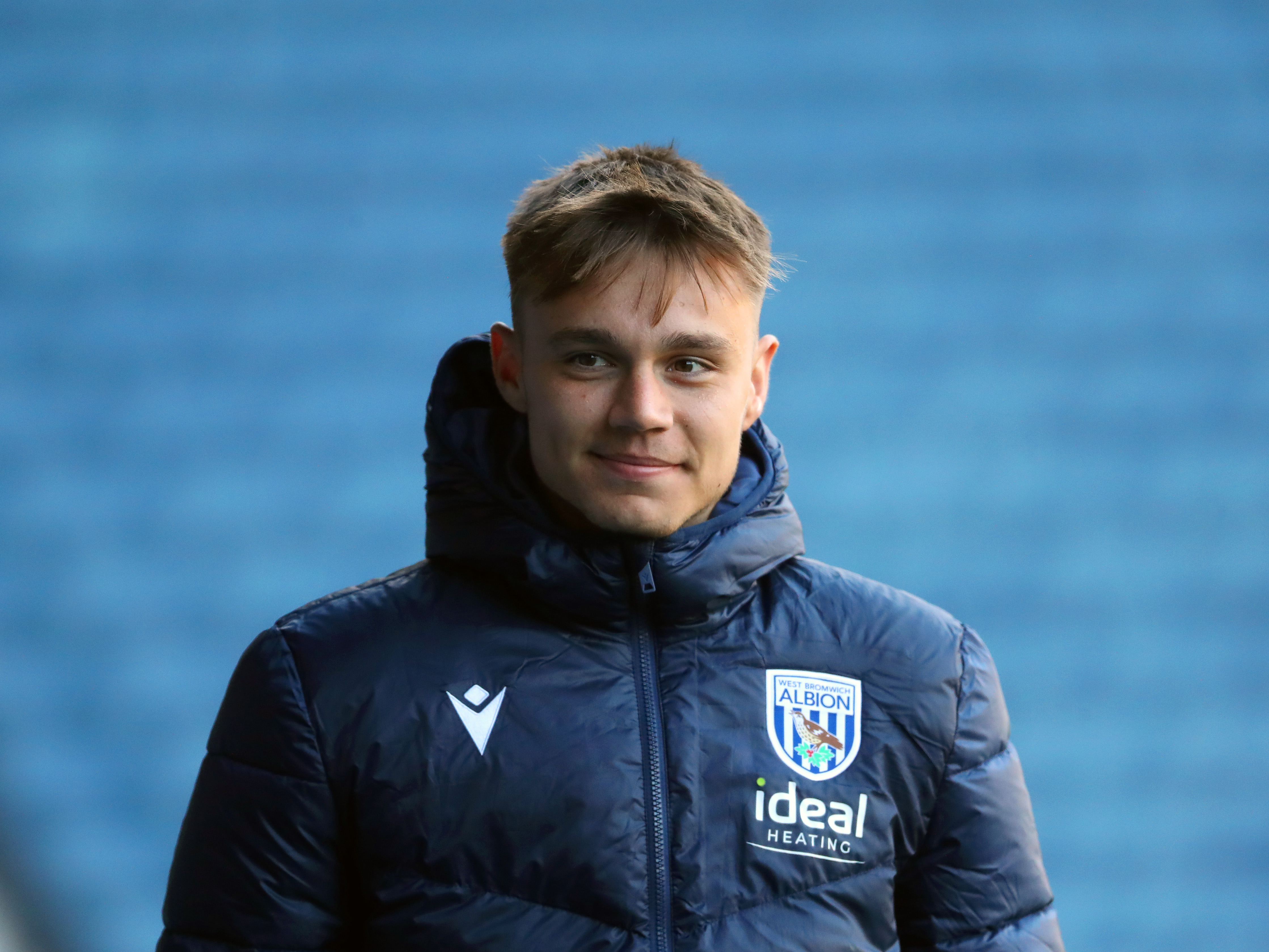 A photo of Albion U21 defender Evan Humphries arriving at The Hawthorns