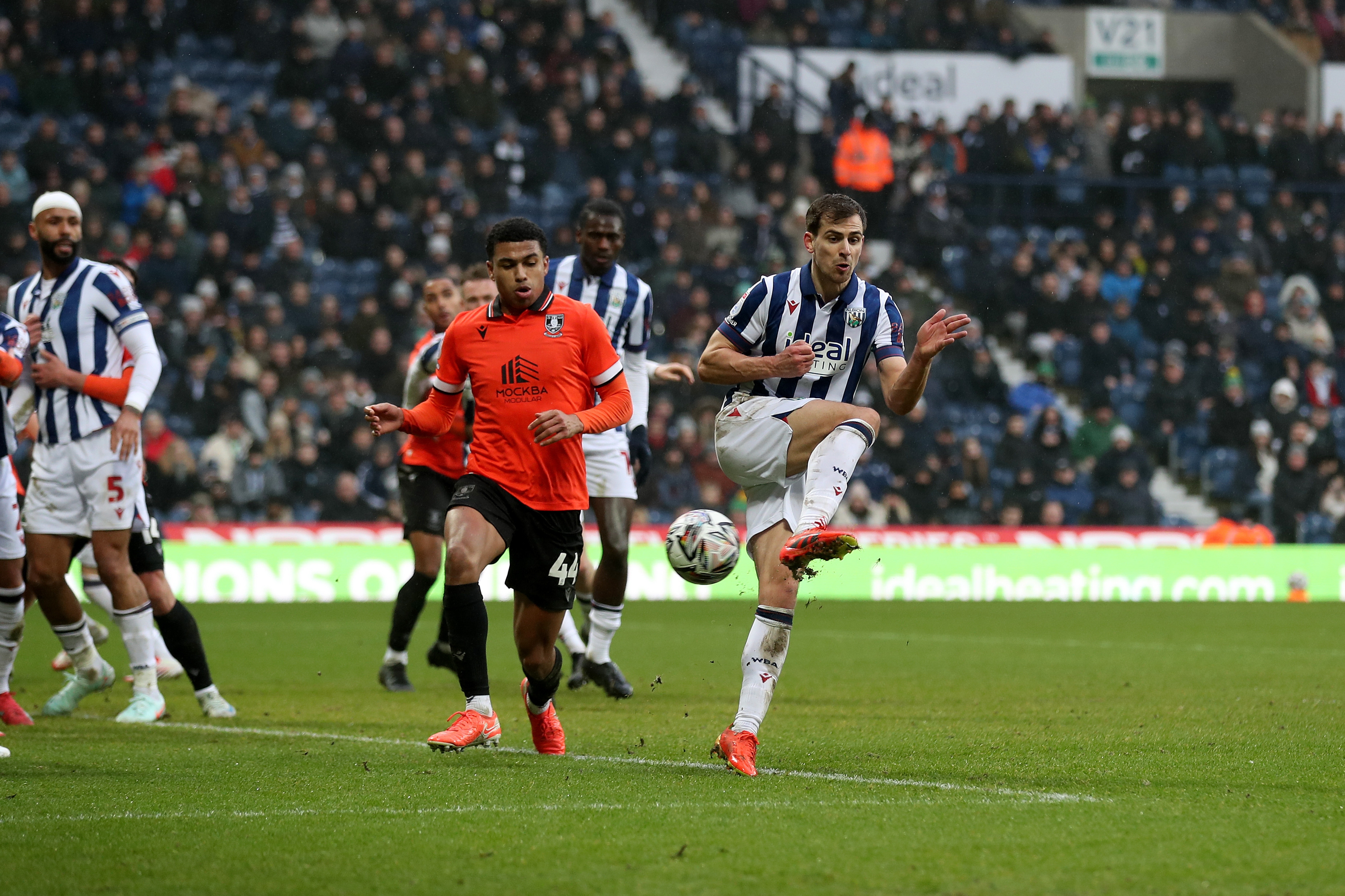 Jayson Molumby in action against Sheffield Wednesday