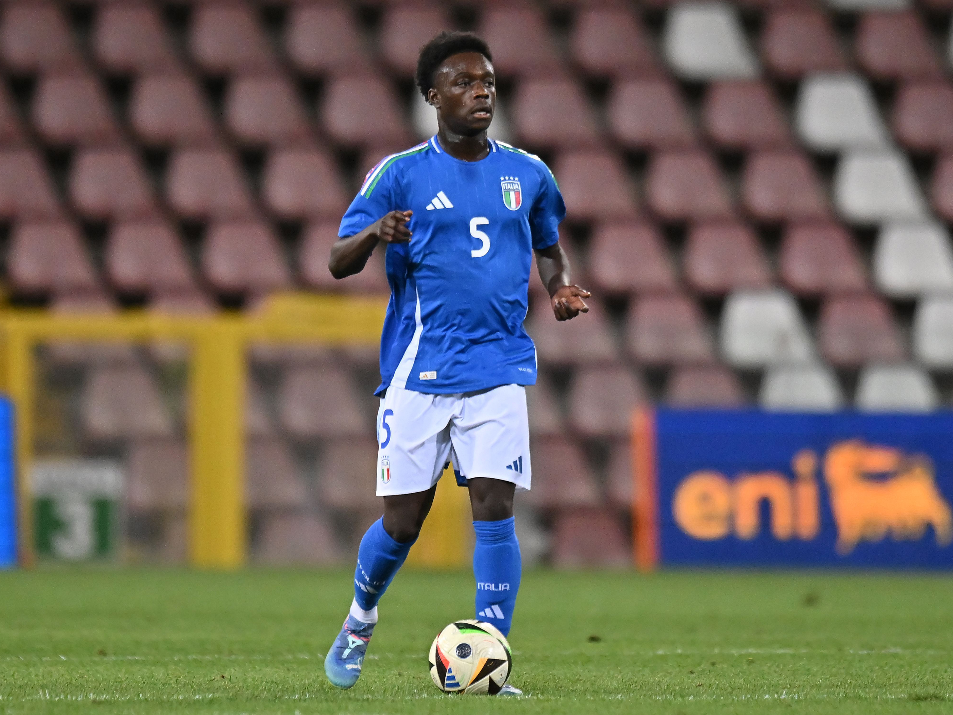 A photo of Albion U18 midfielder Dauda Iddrisa on international duty in Italy's blue home kit 