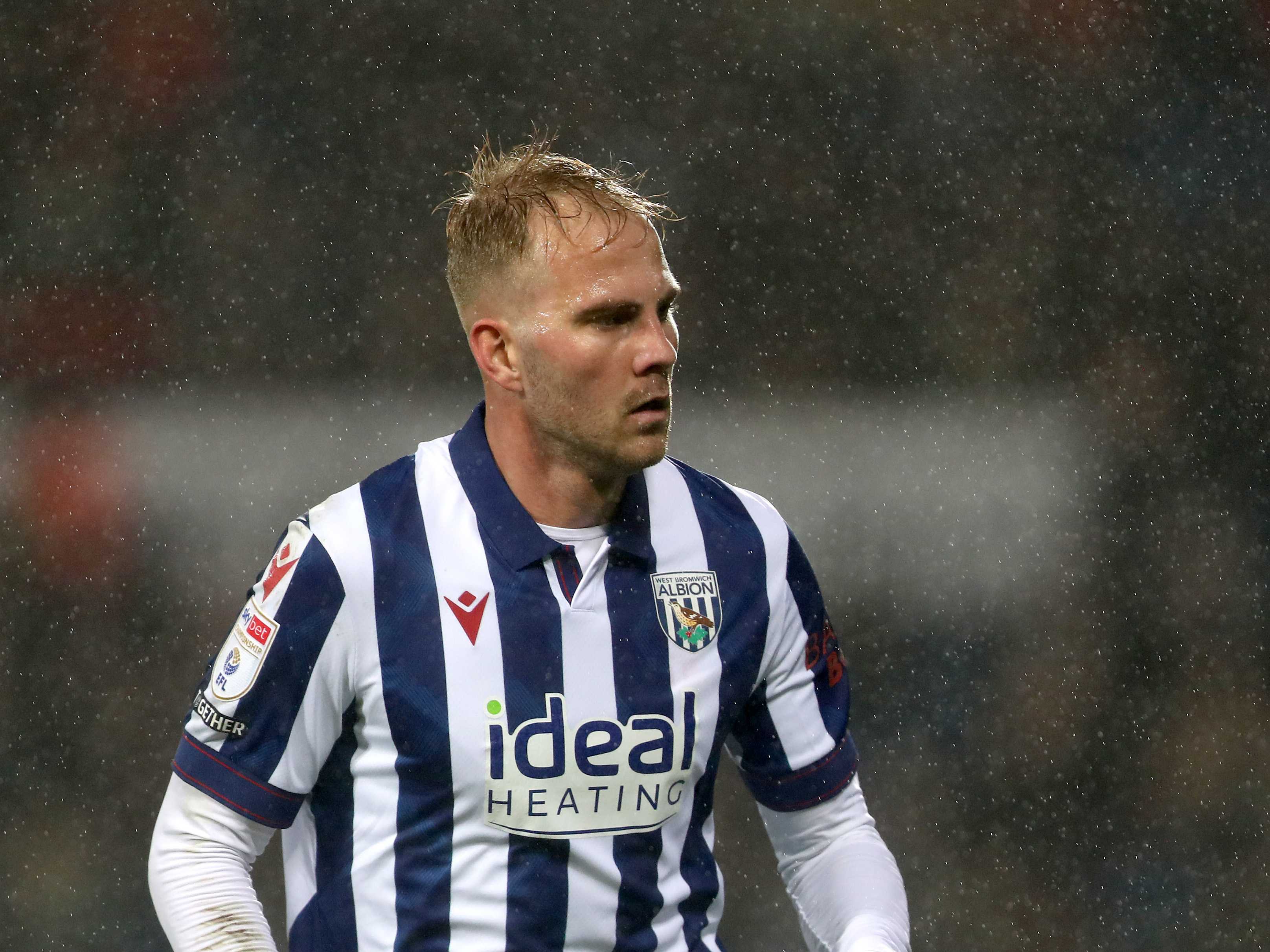 Uroš Račić in action for Albion in the home kit 