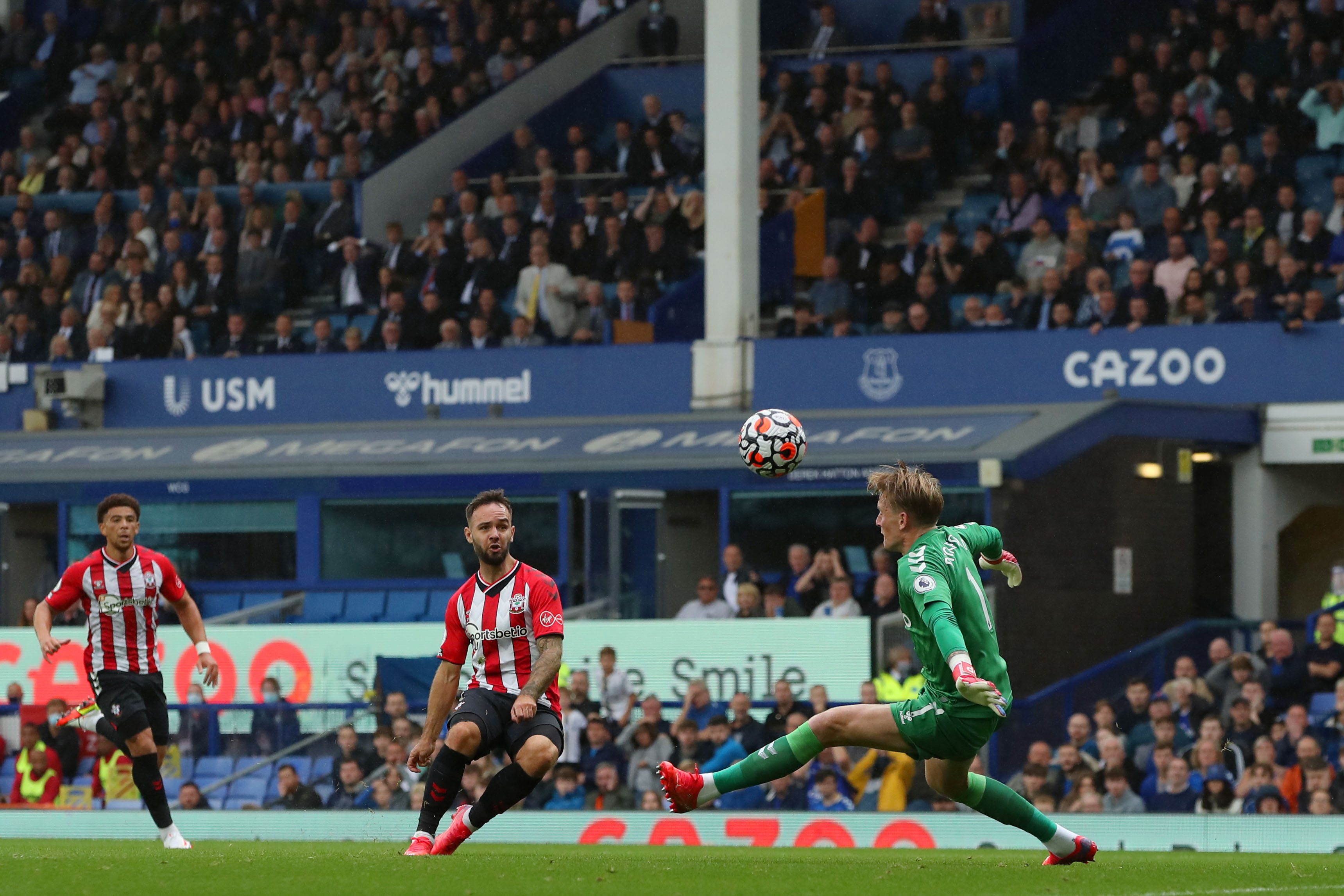 Adam Armstrong scoring for Southampton at Everton in August 2021