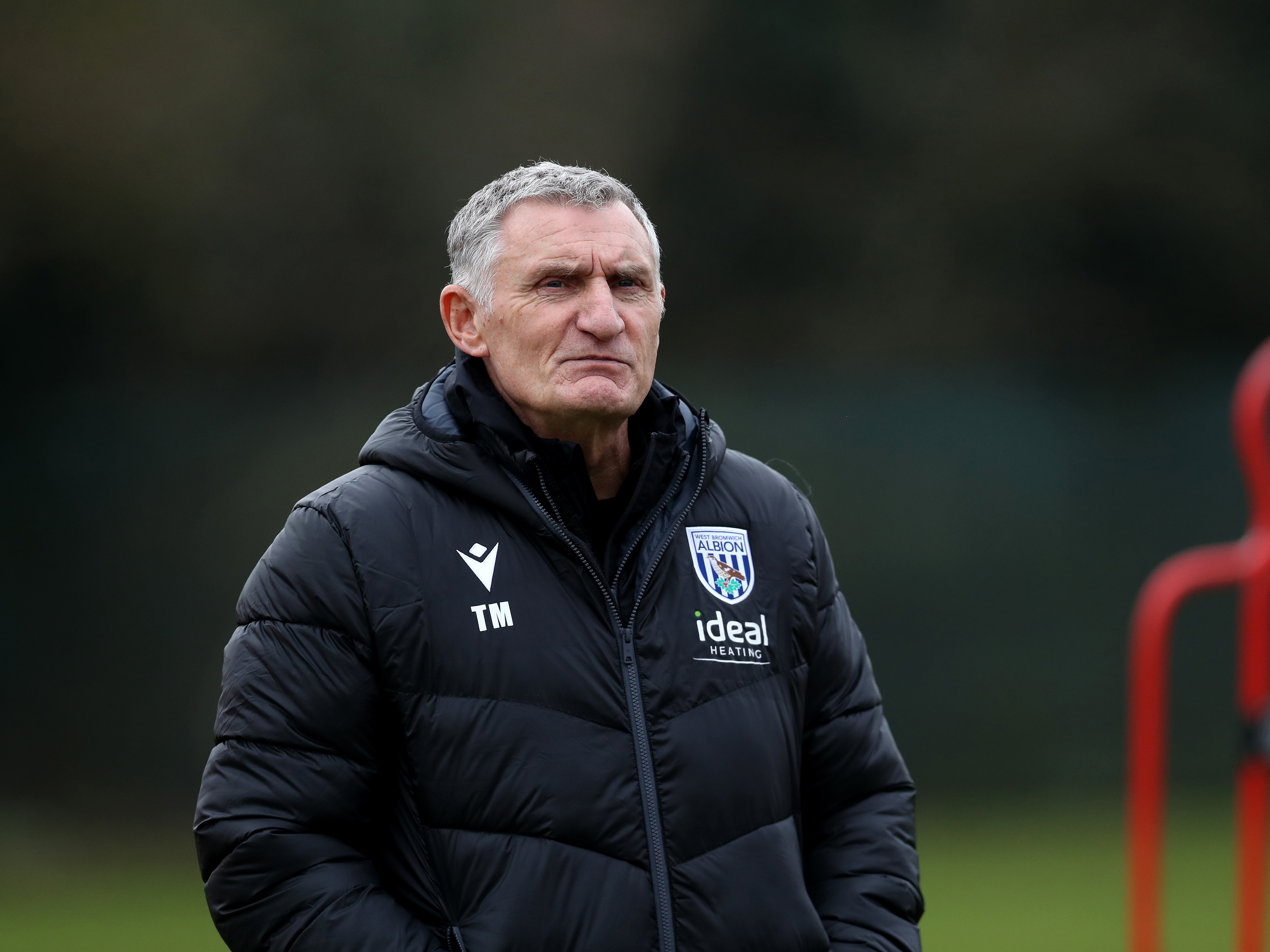 An image of Tony Mowbray overseeing training