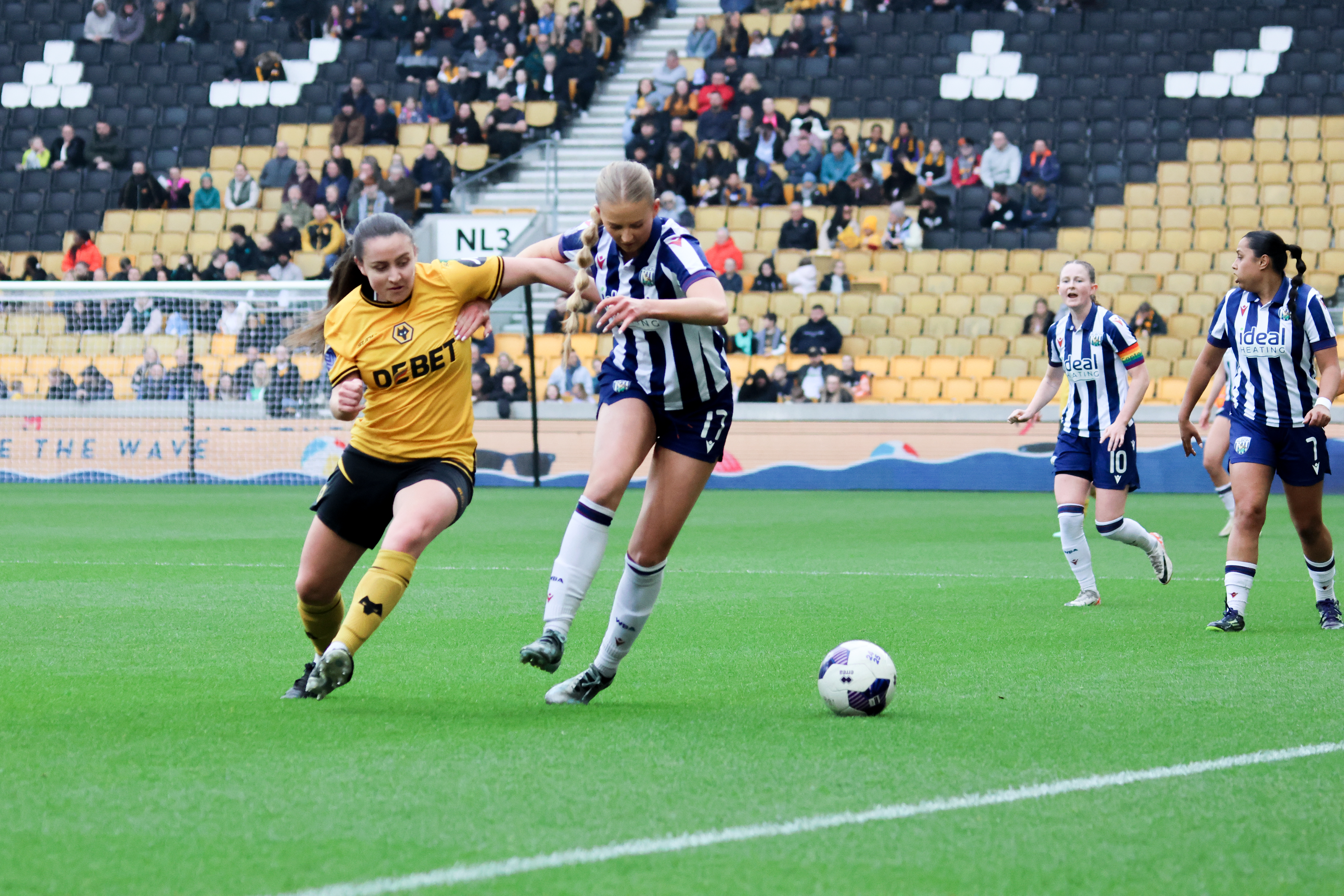 Rhianne Oakley in action for Albion at Wolves