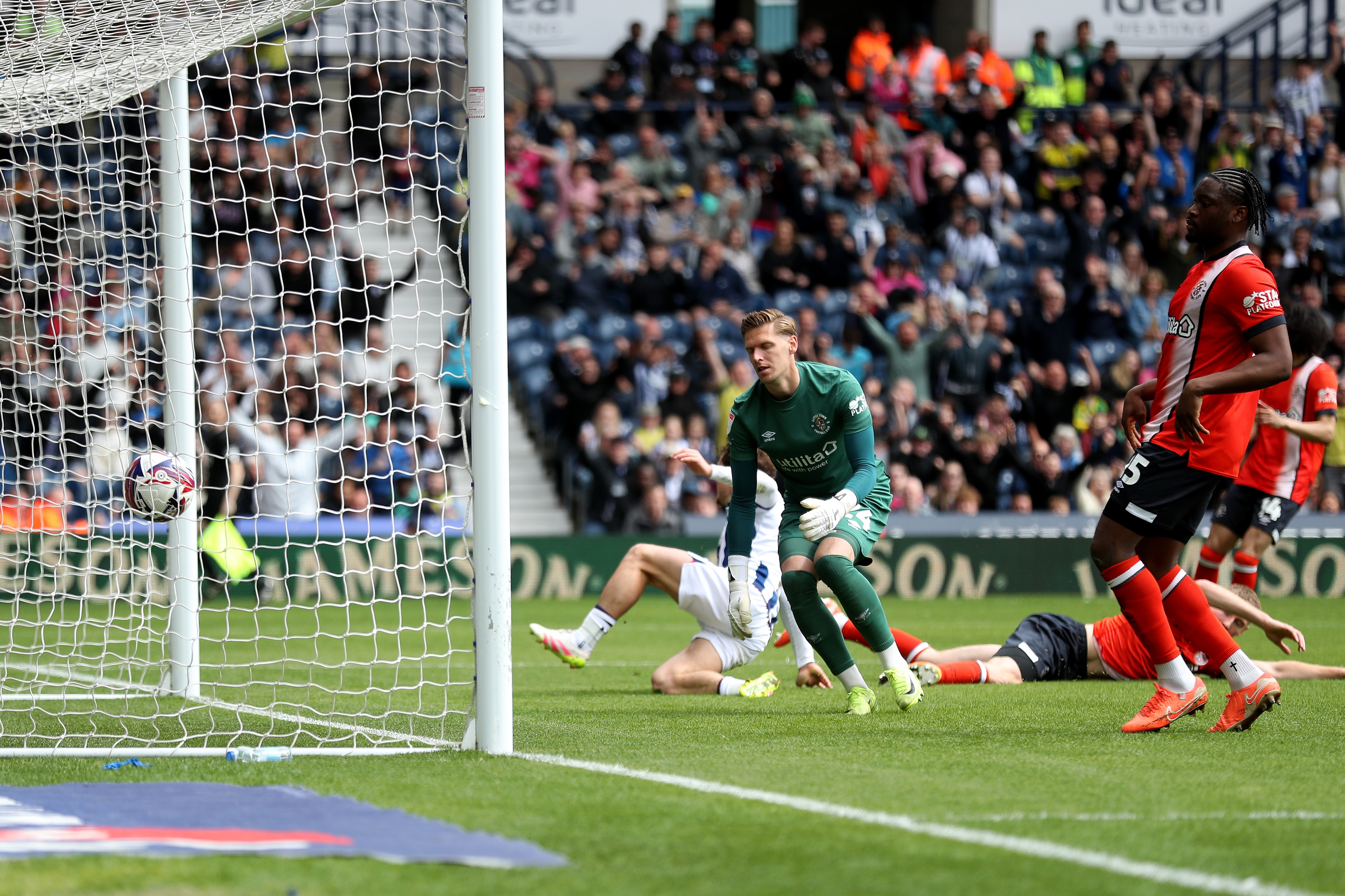 Callum Styles scoring against Luton Town