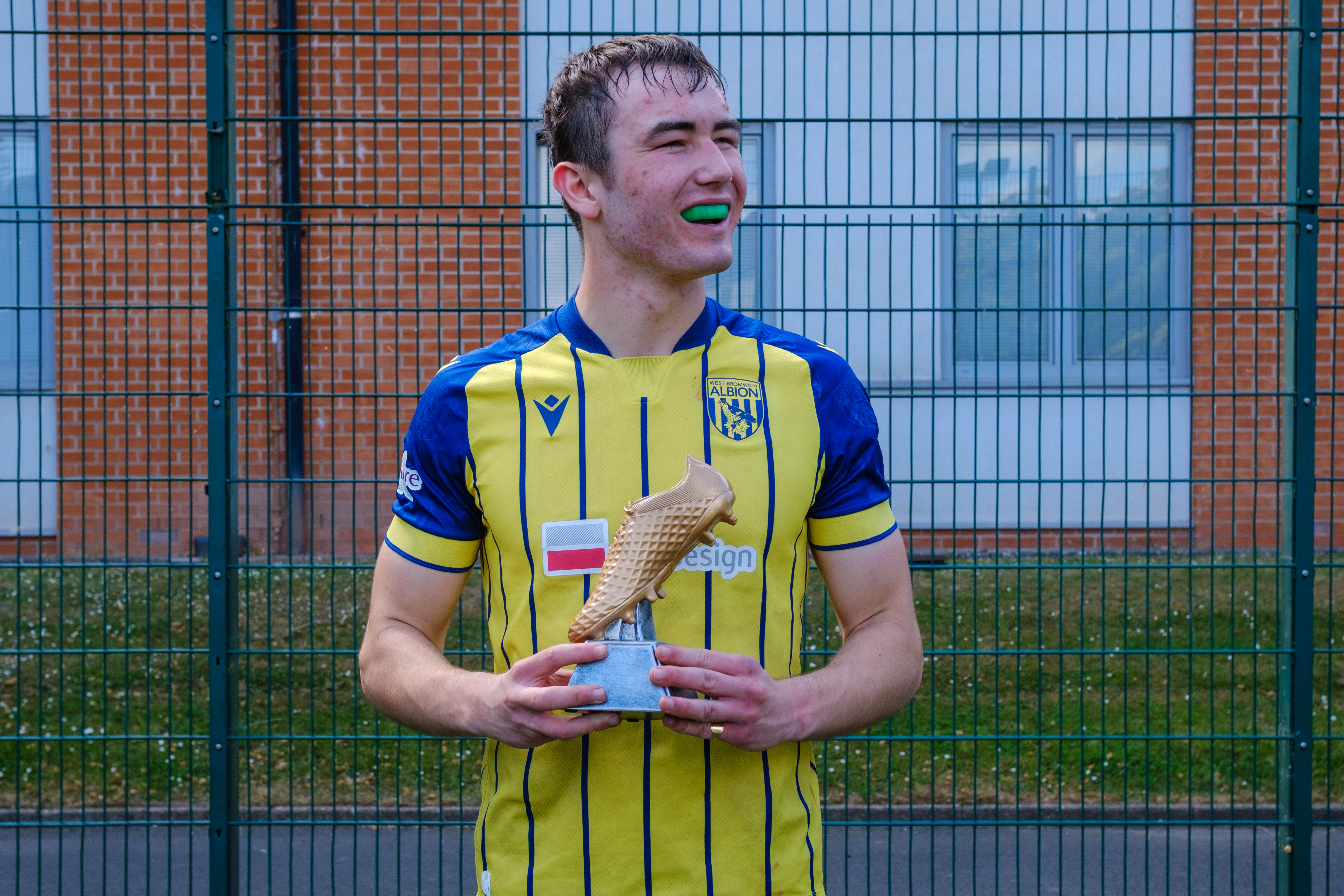 Efe Shimwell with the golden boot.
