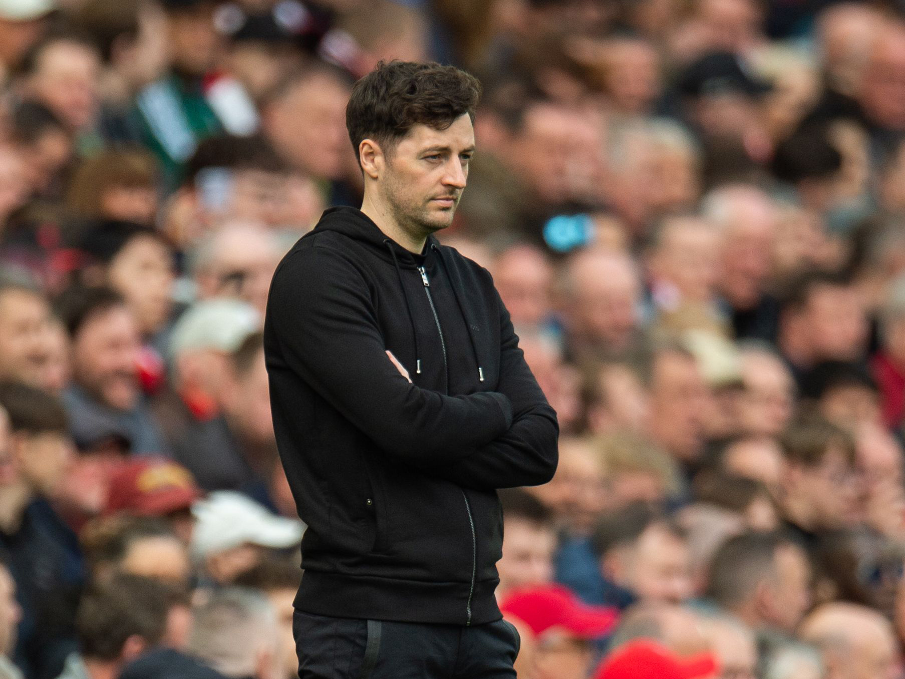 An image of Ryan Mason on the touchline