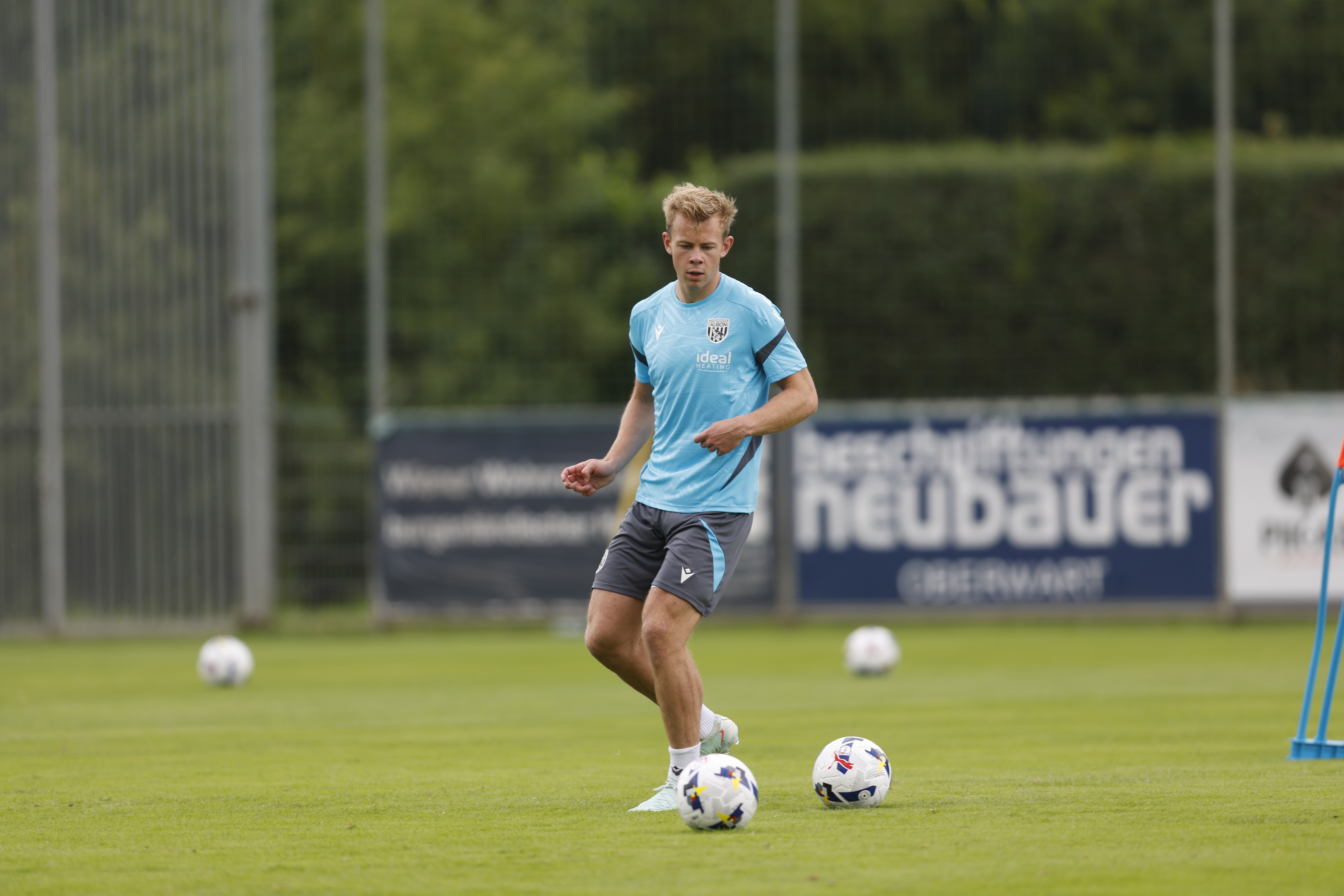 Aune Heggebø on the ball during a training session in Austria