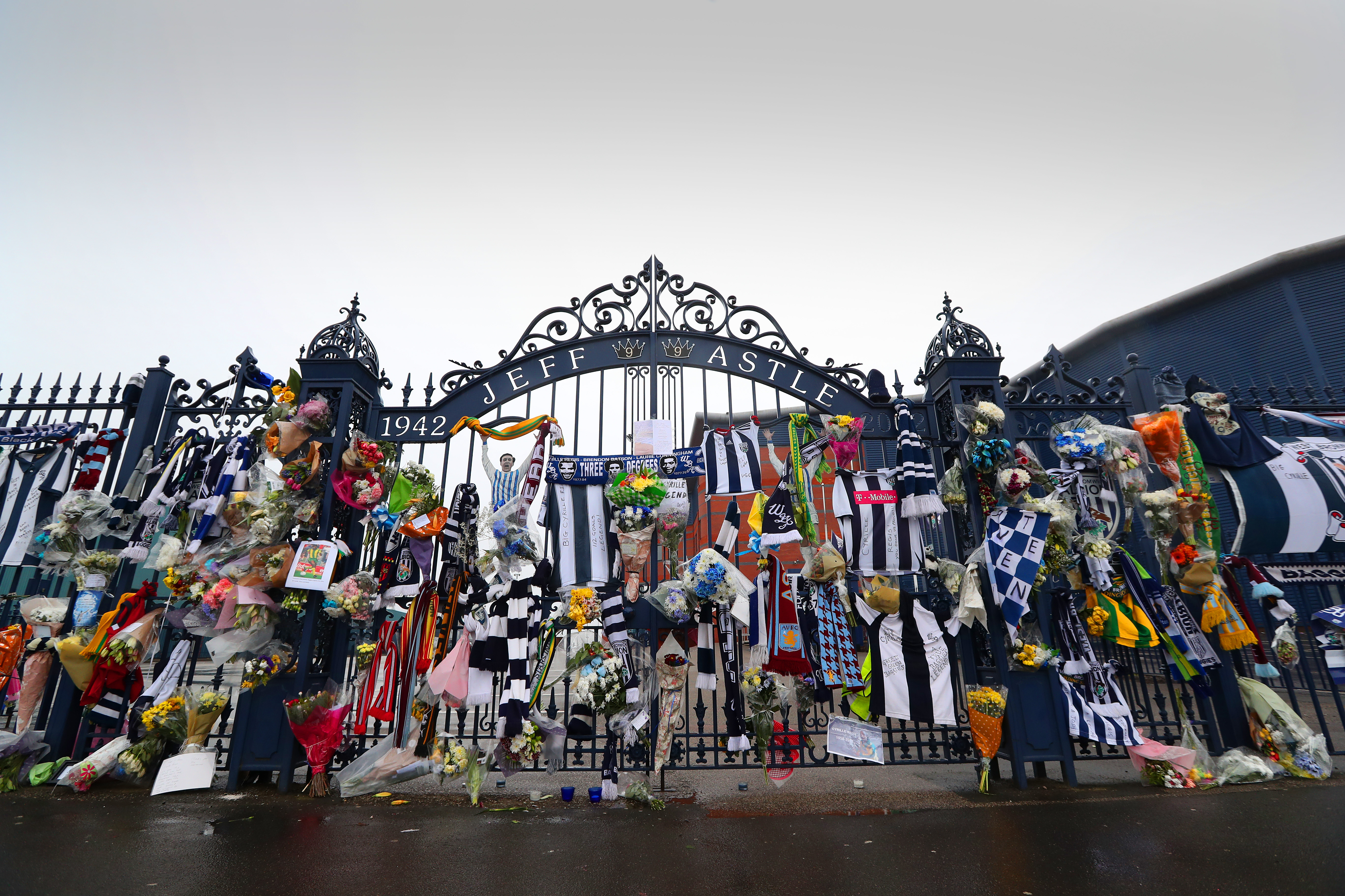 Astle Gates