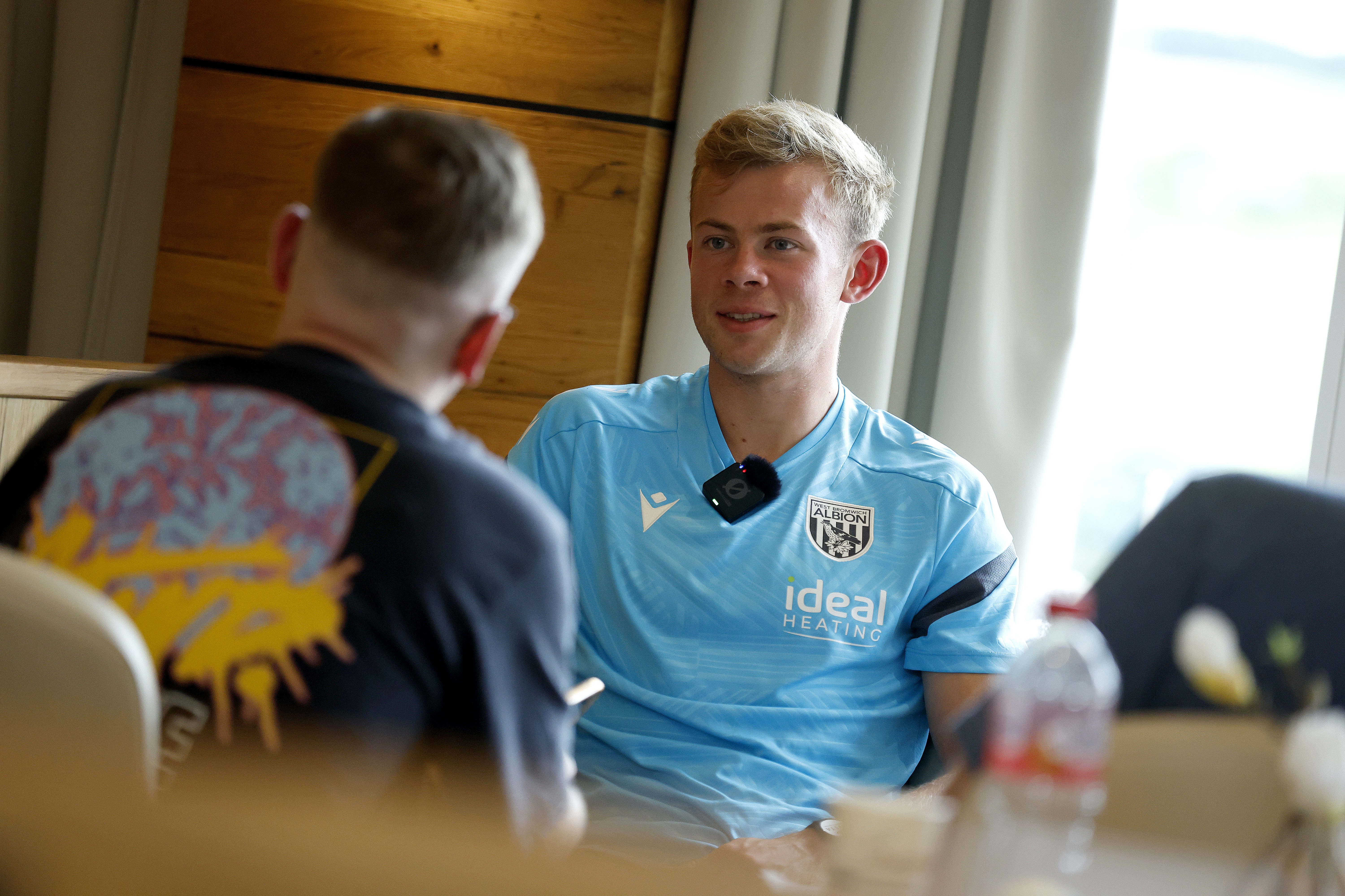 Aune Heggebø being interviewed in Austria by a journalist