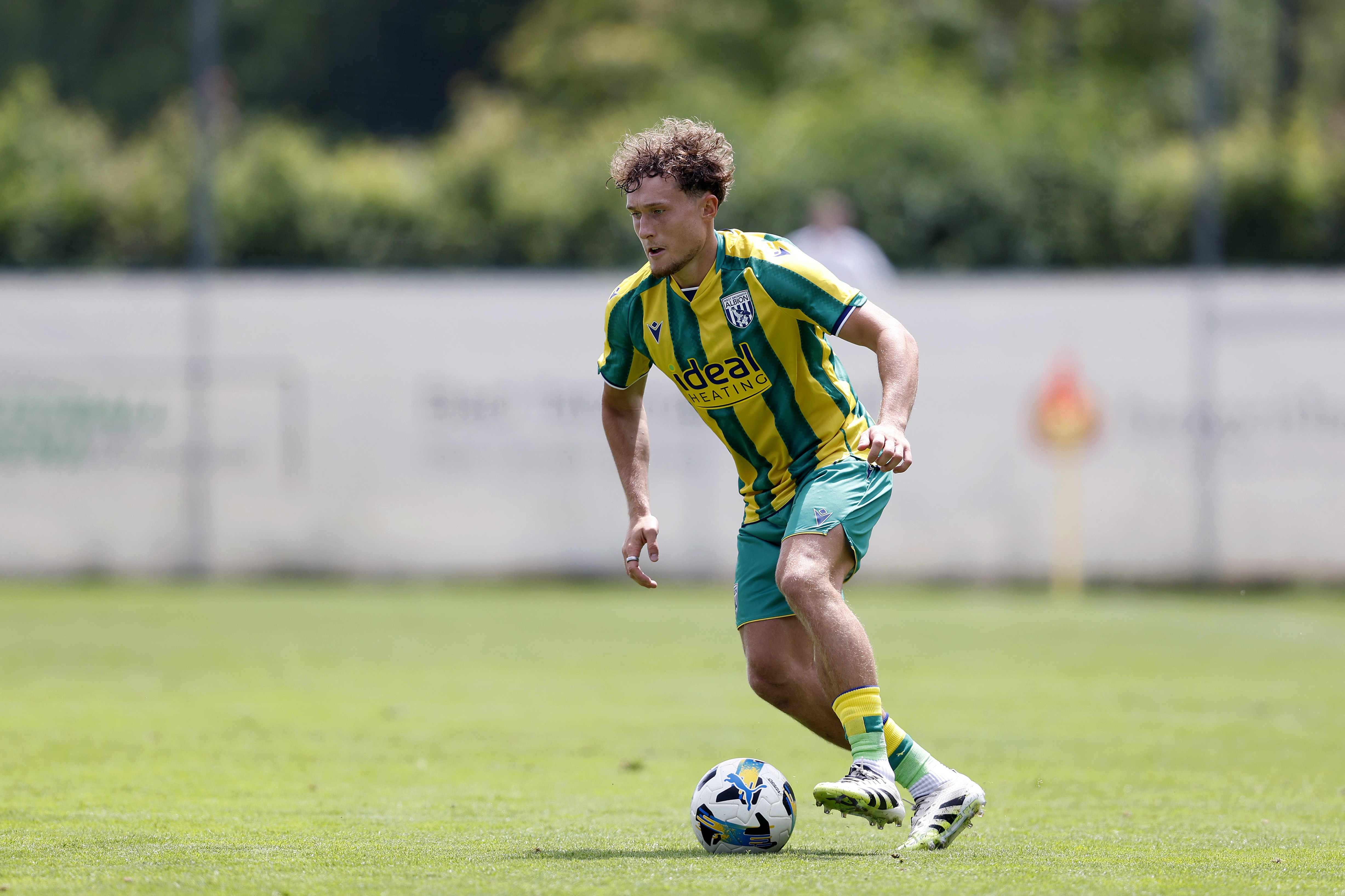 Callum Styles on the ball against Dynamo Kyiv
